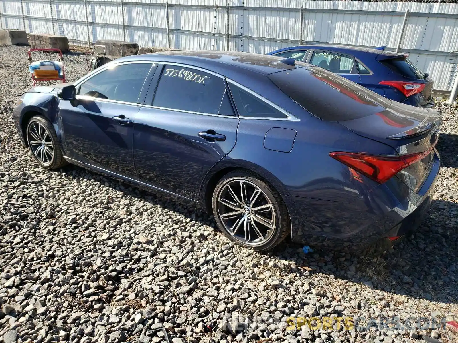 3 Photograph of a damaged car 4T1BZ1FBXKU008725 TOYOTA AVALON 2019