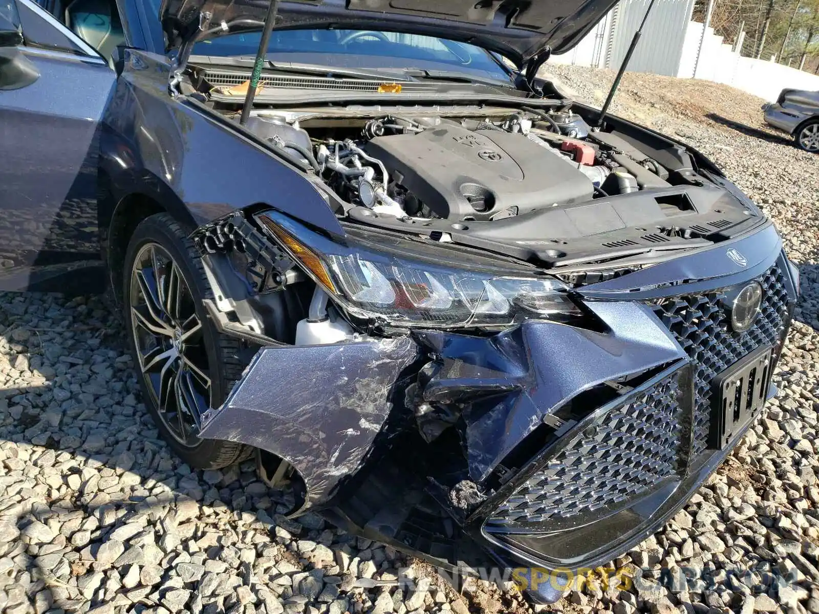 9 Photograph of a damaged car 4T1BZ1FBXKU008725 TOYOTA AVALON 2019