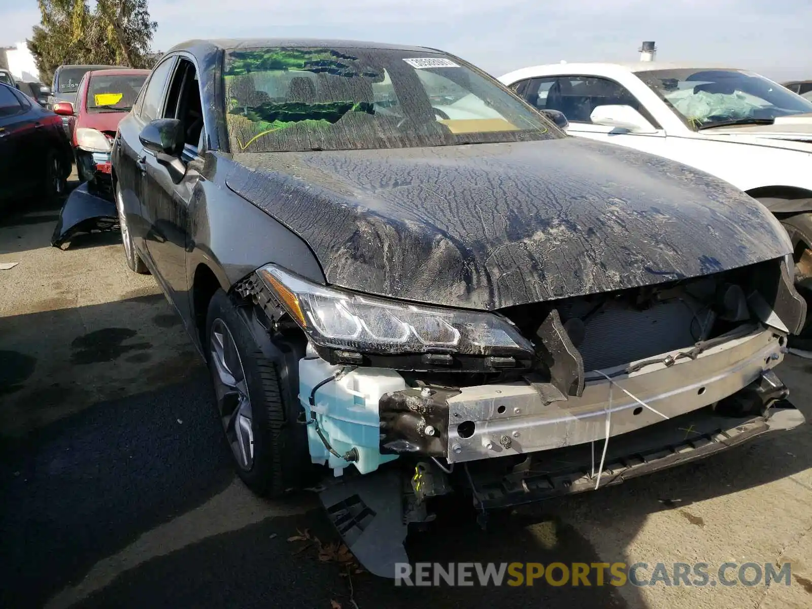 1 Photograph of a damaged car 4T1BZ1FBXKU008997 TOYOTA AVALON 2019