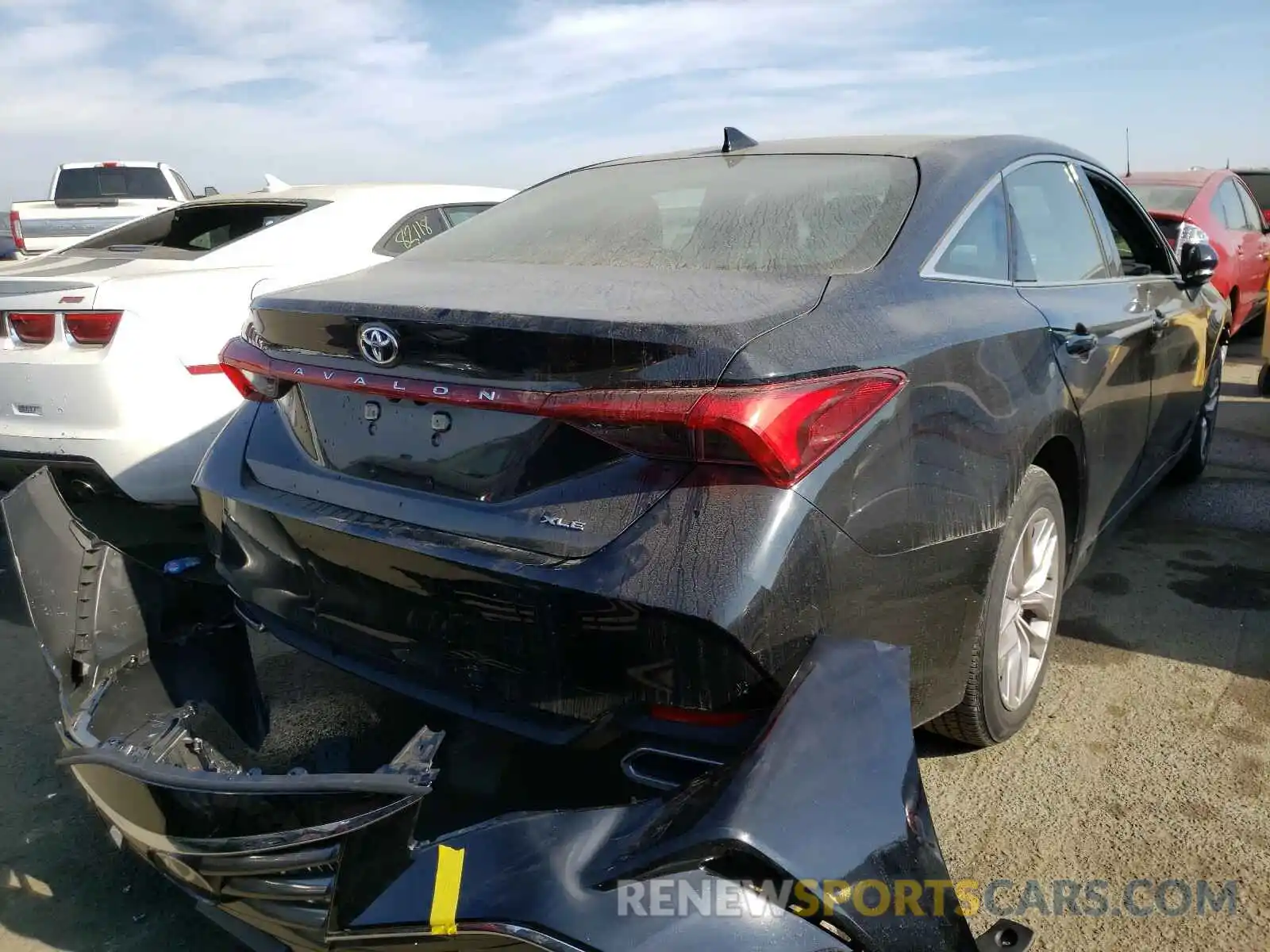 4 Photograph of a damaged car 4T1BZ1FBXKU008997 TOYOTA AVALON 2019