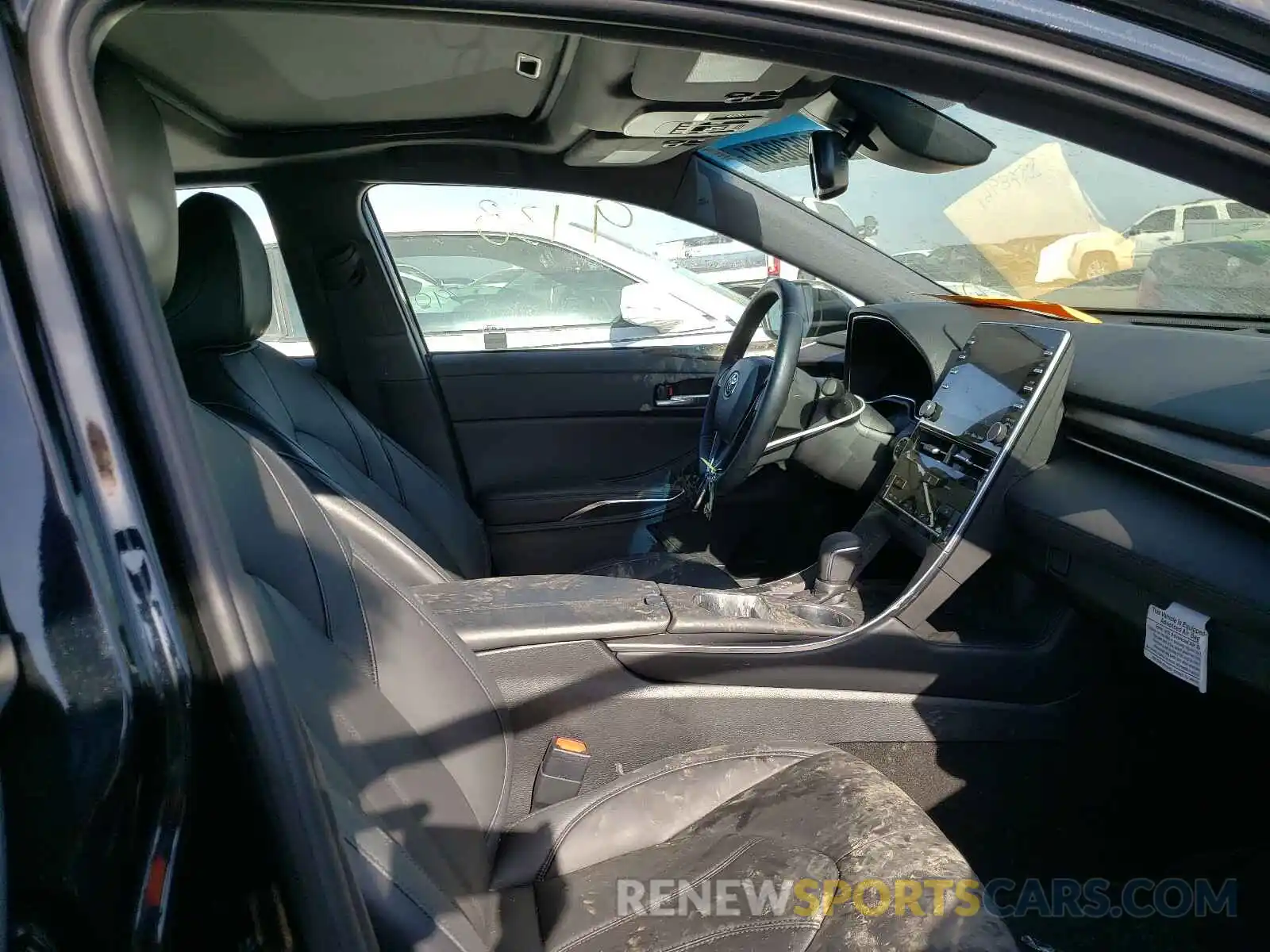 5 Photograph of a damaged car 4T1BZ1FBXKU008997 TOYOTA AVALON 2019