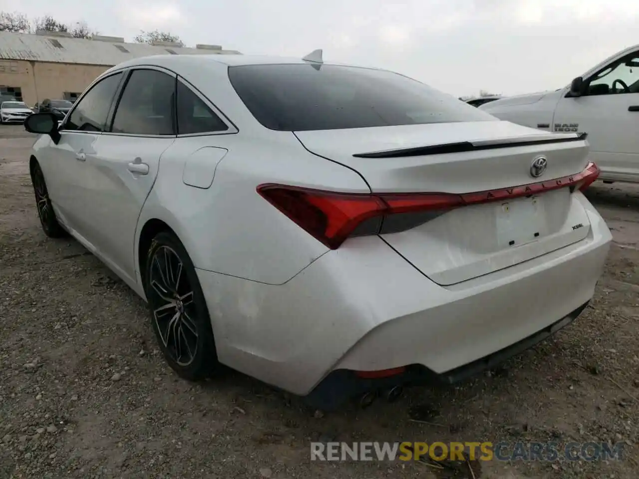 3 Photograph of a damaged car 4T1BZ1FBXKU011012 TOYOTA AVALON 2019