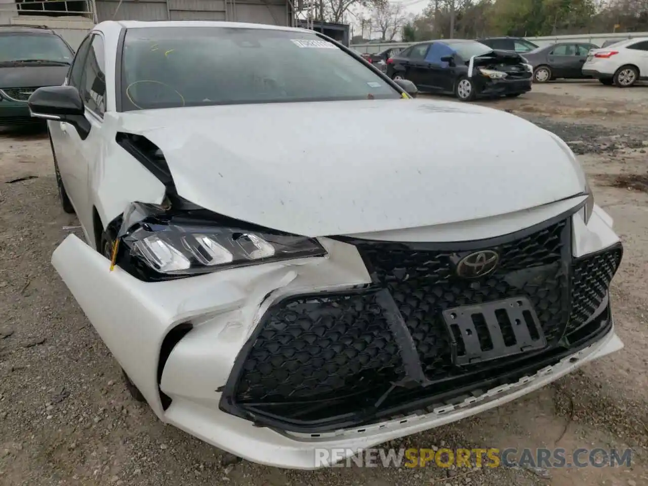 9 Photograph of a damaged car 4T1BZ1FBXKU011012 TOYOTA AVALON 2019