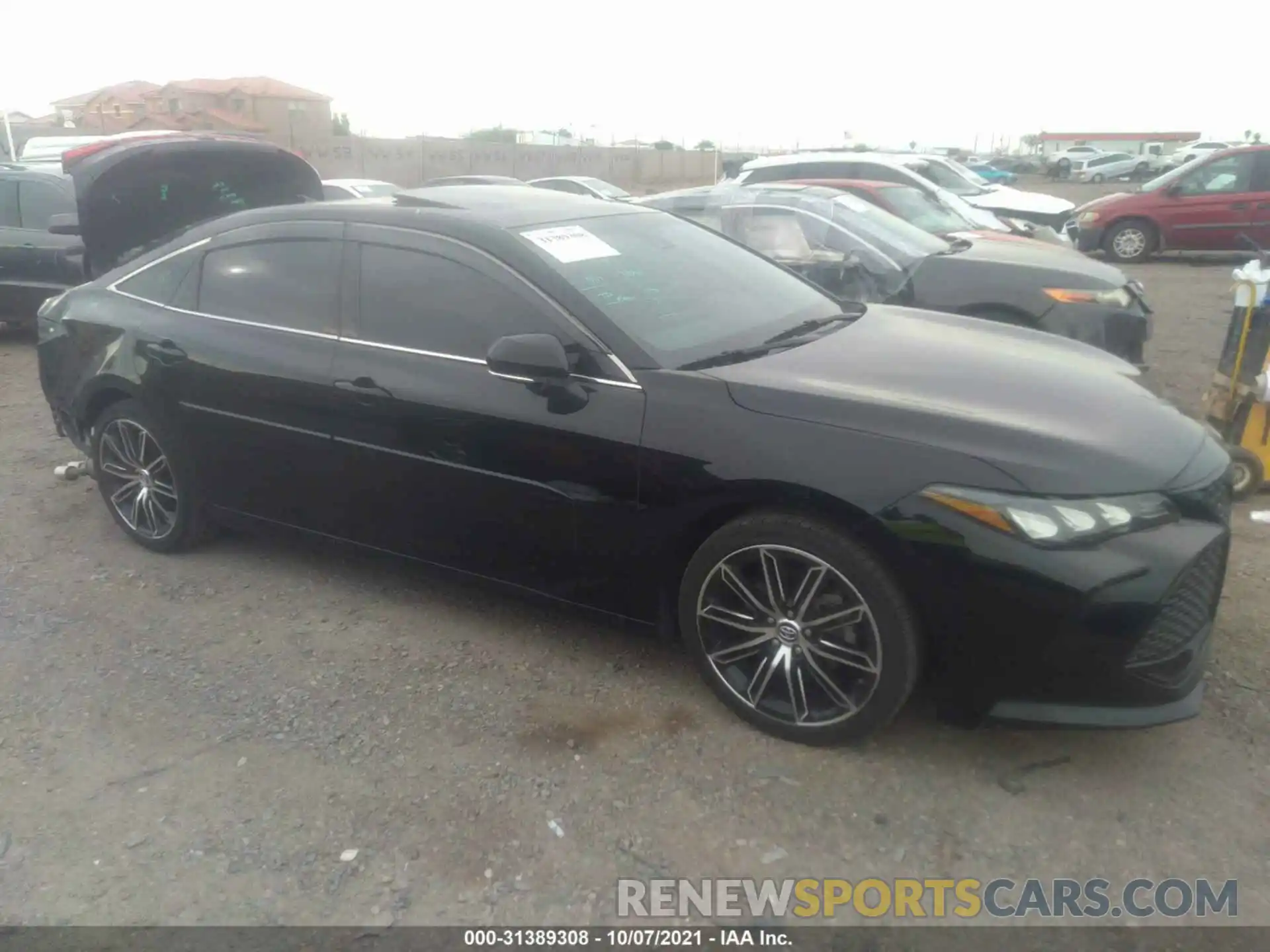 1 Photograph of a damaged car 4T1BZ1FBXKU014668 TOYOTA AVALON 2019