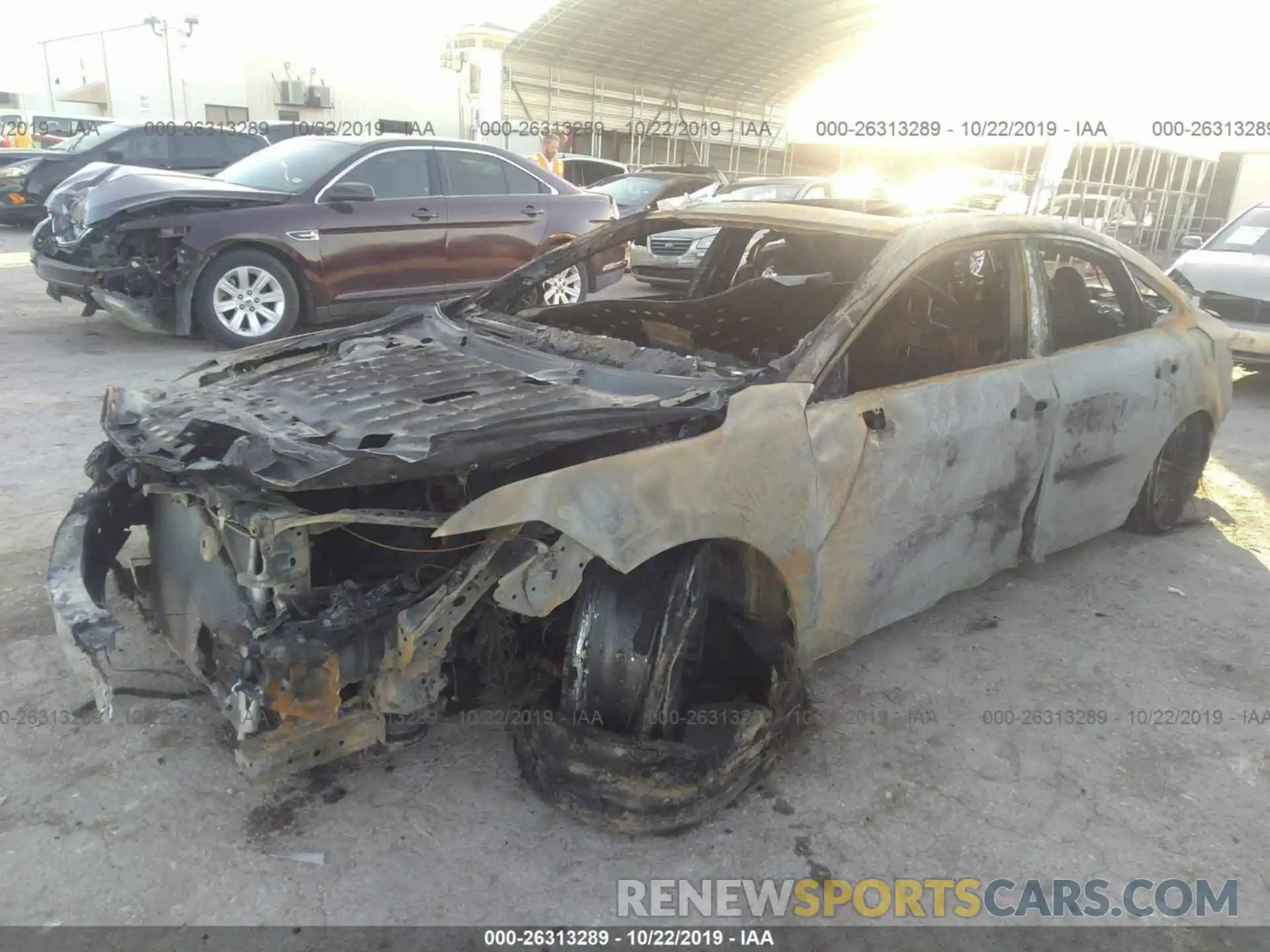 2 Photograph of a damaged car 4T1BZ1FBXKU015450 TOYOTA AVALON 2019