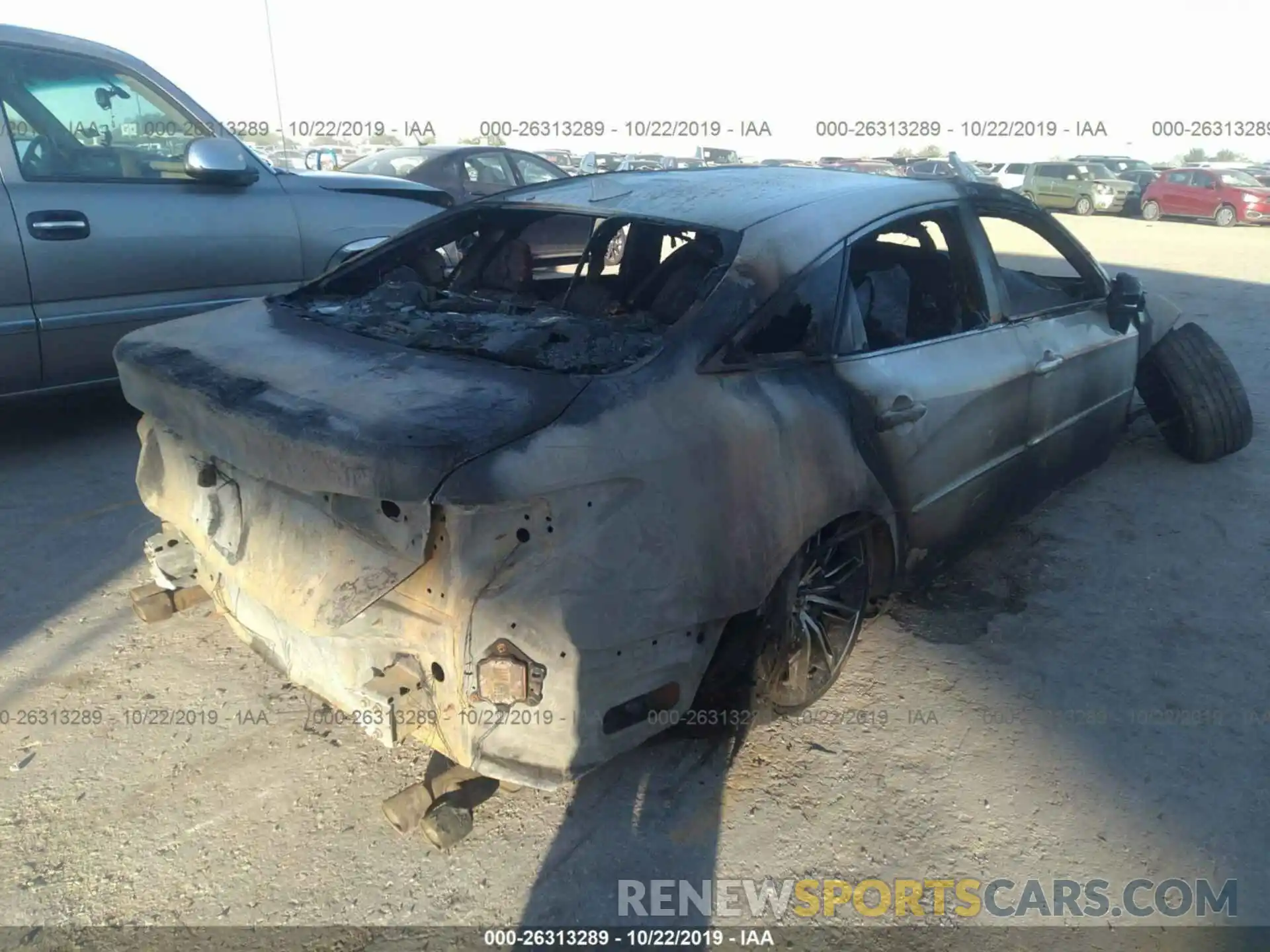 4 Photograph of a damaged car 4T1BZ1FBXKU015450 TOYOTA AVALON 2019