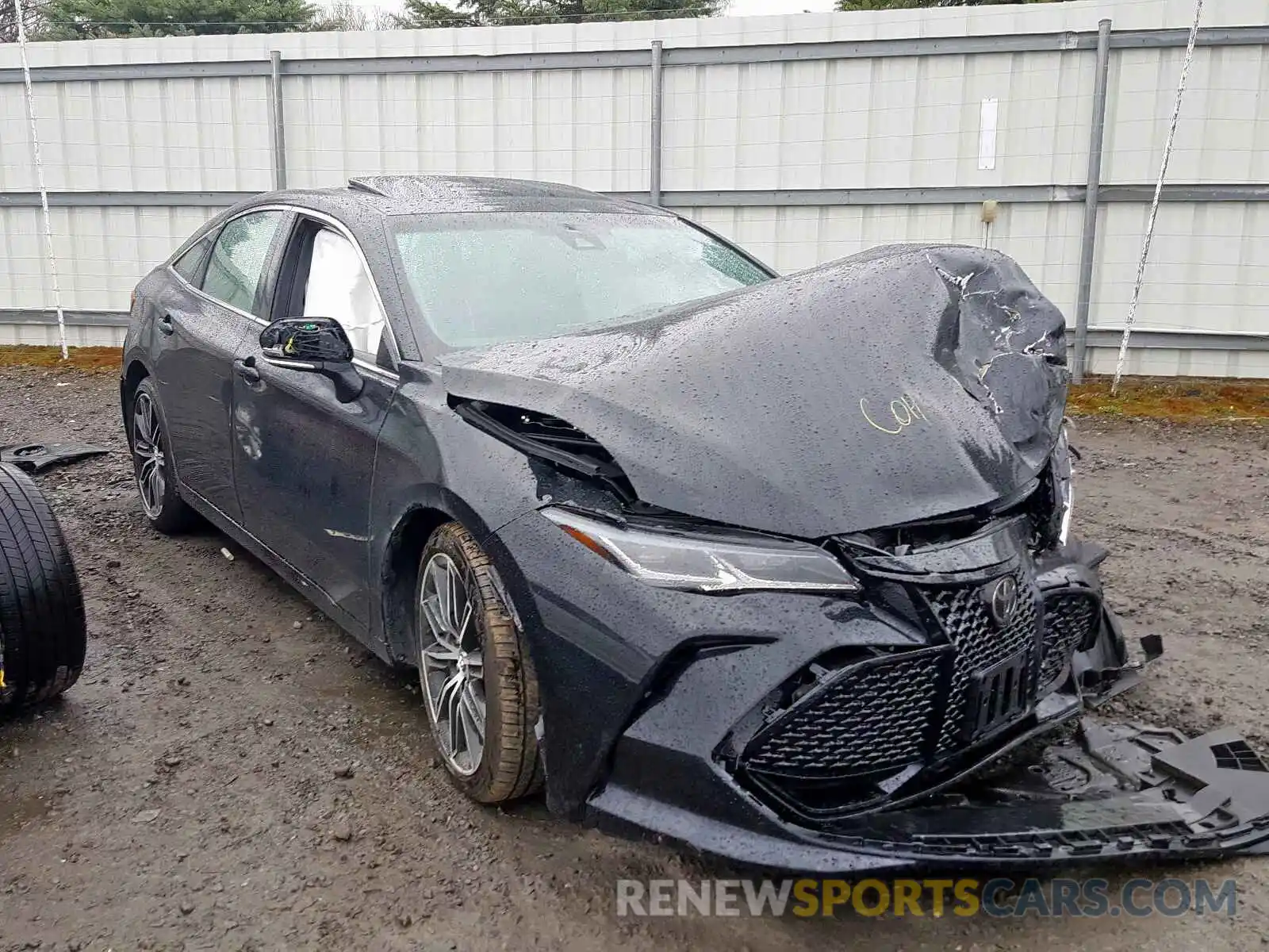 1 Photograph of a damaged car 4T1BZ1FBXKU015545 TOYOTA AVALON 2019