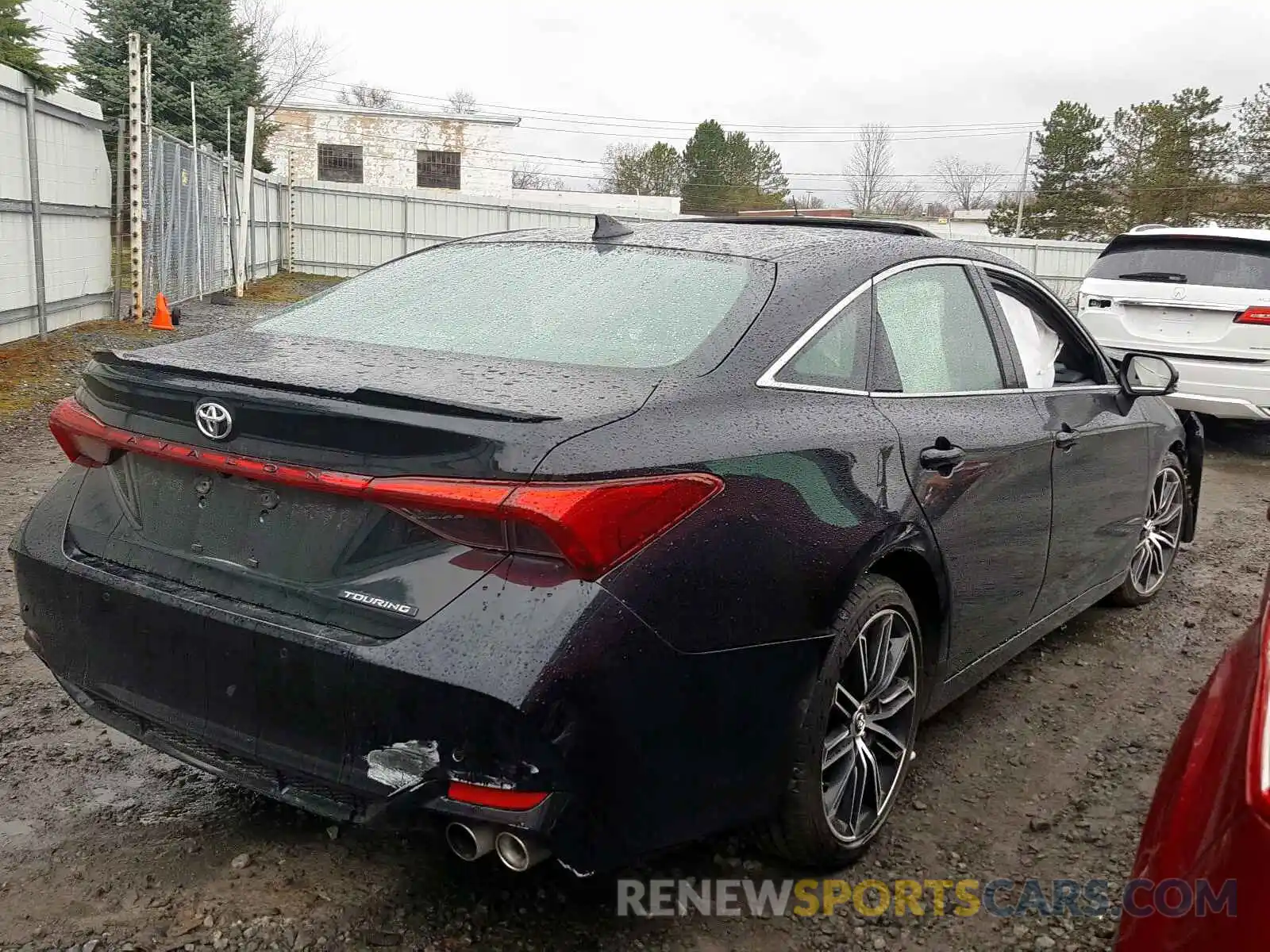 4 Photograph of a damaged car 4T1BZ1FBXKU015545 TOYOTA AVALON 2019