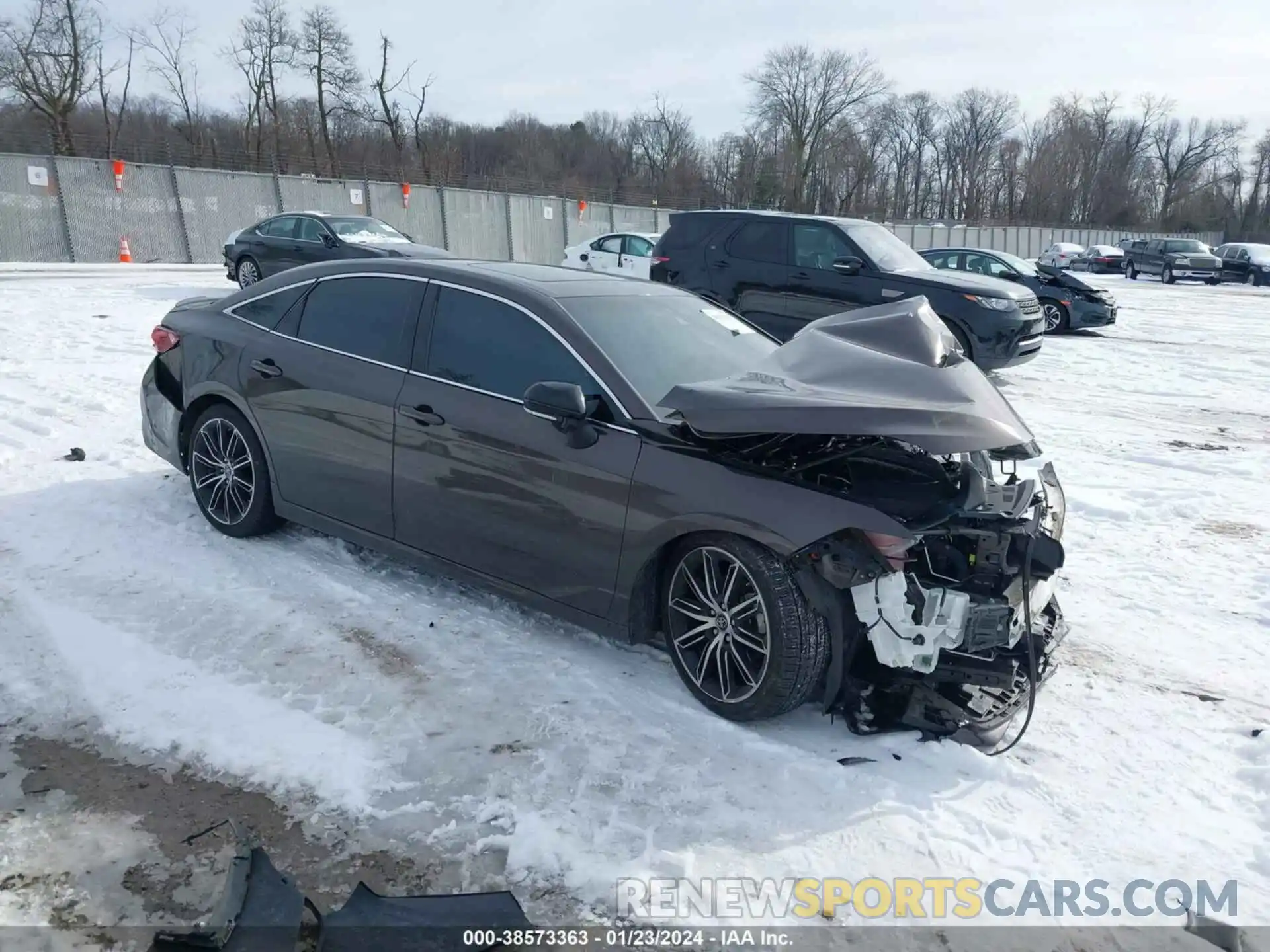 1 Photograph of a damaged car 4T1BZ1FBXKU018655 TOYOTA AVALON 2019