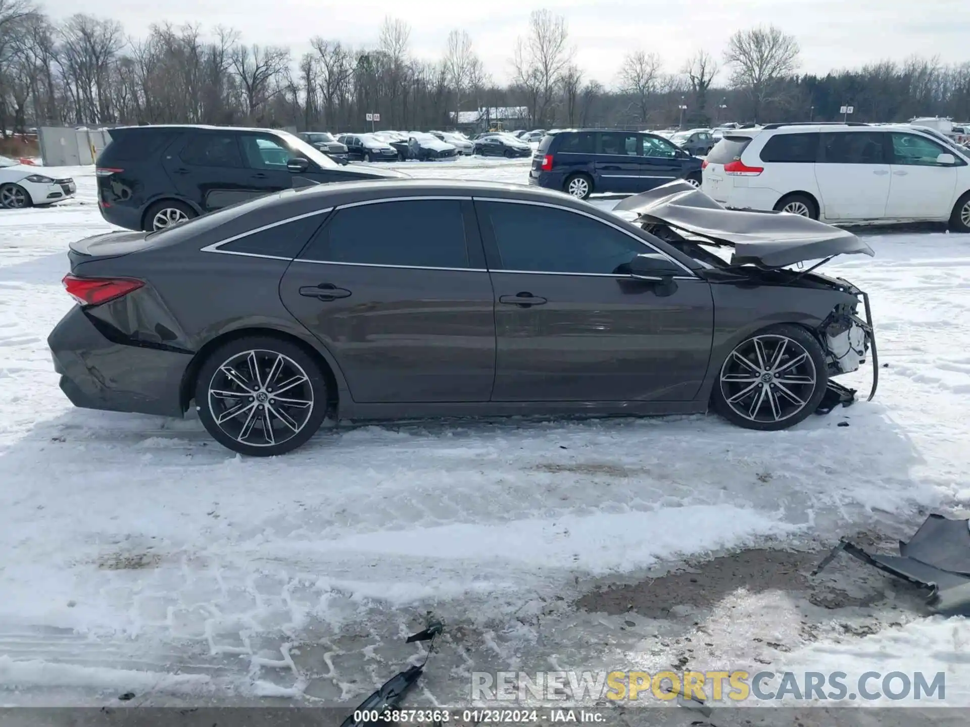 13 Photograph of a damaged car 4T1BZ1FBXKU018655 TOYOTA AVALON 2019