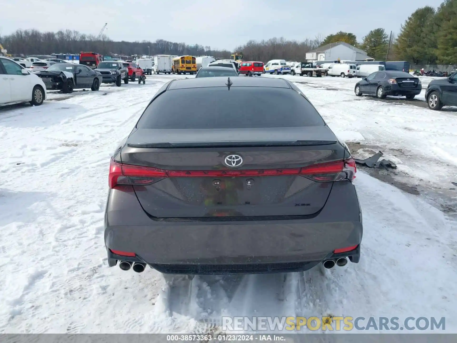 16 Photograph of a damaged car 4T1BZ1FBXKU018655 TOYOTA AVALON 2019