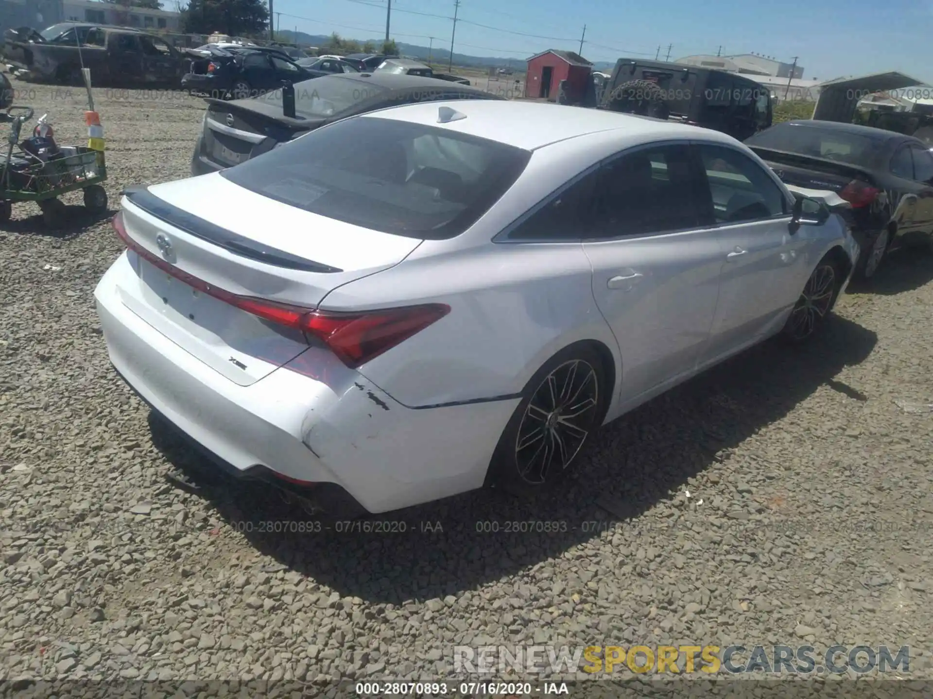 4 Photograph of a damaged car 4T1BZ1FBXKU022186 TOYOTA AVALON 2019