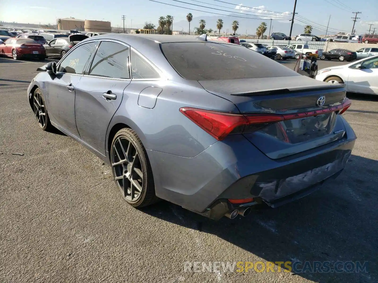 3 Photograph of a damaged car 4T1BZ1FBXKU023905 TOYOTA AVALON 2019