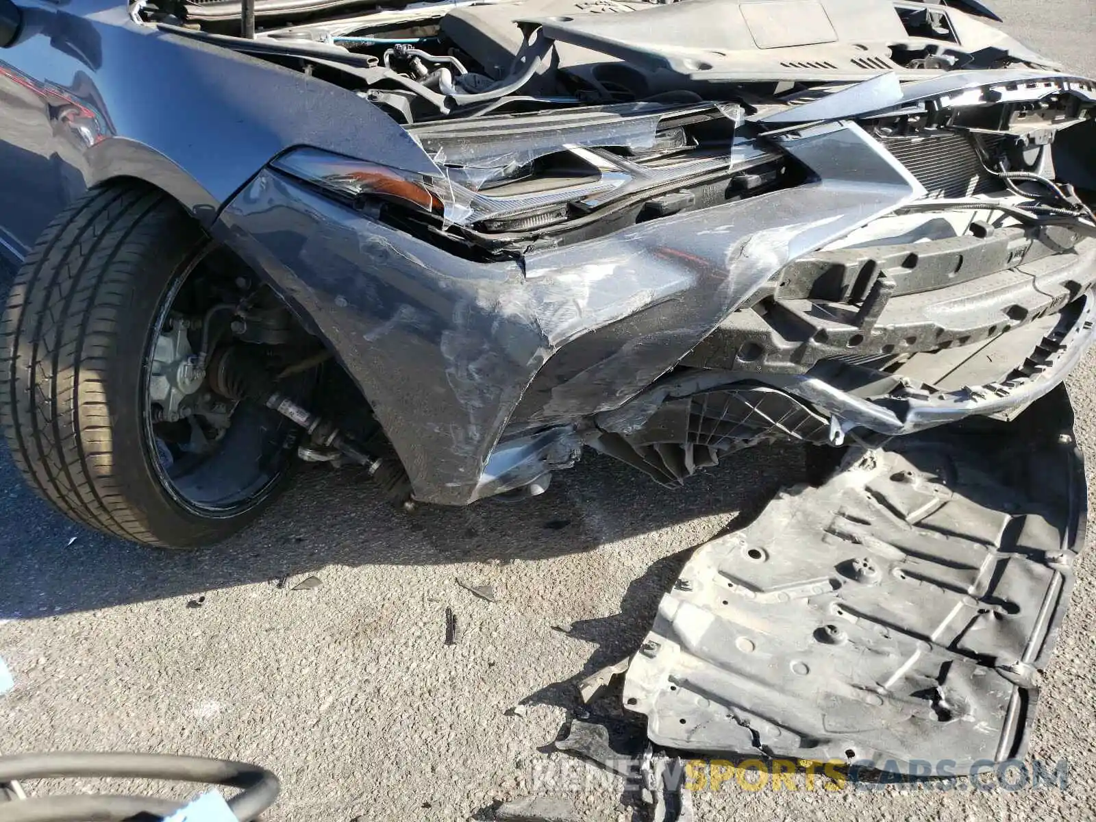 9 Photograph of a damaged car 4T1BZ1FBXKU023905 TOYOTA AVALON 2019