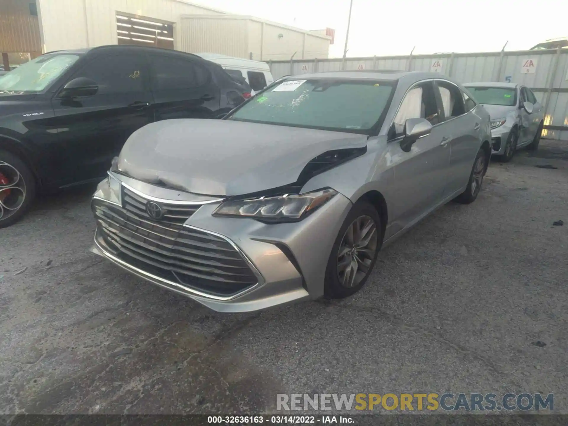 2 Photograph of a damaged car 4T1BZ1FBXKU025475 TOYOTA AVALON 2019