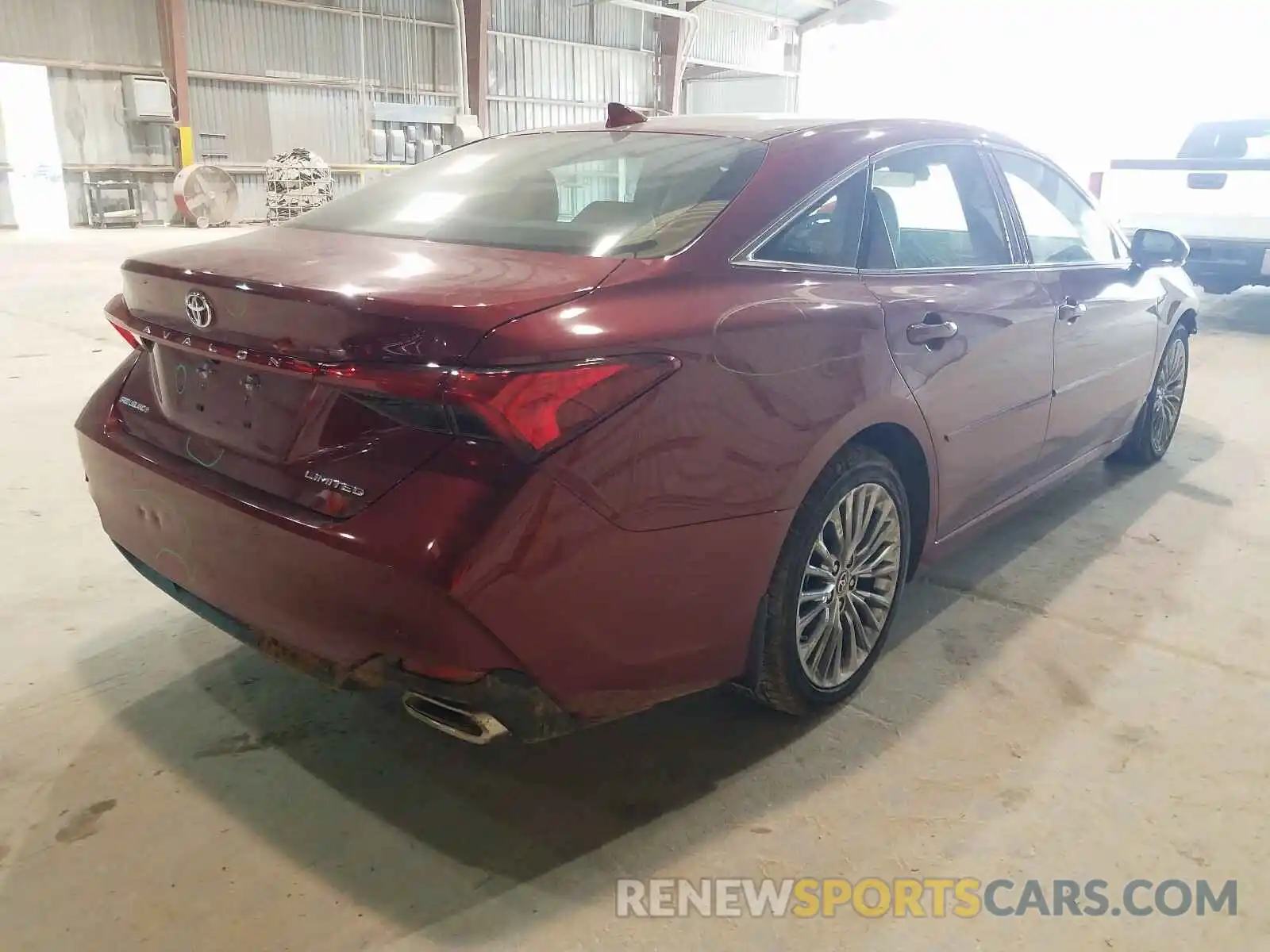 4 Photograph of a damaged car 4T1BZ1FBXKU025556 TOYOTA AVALON 2019