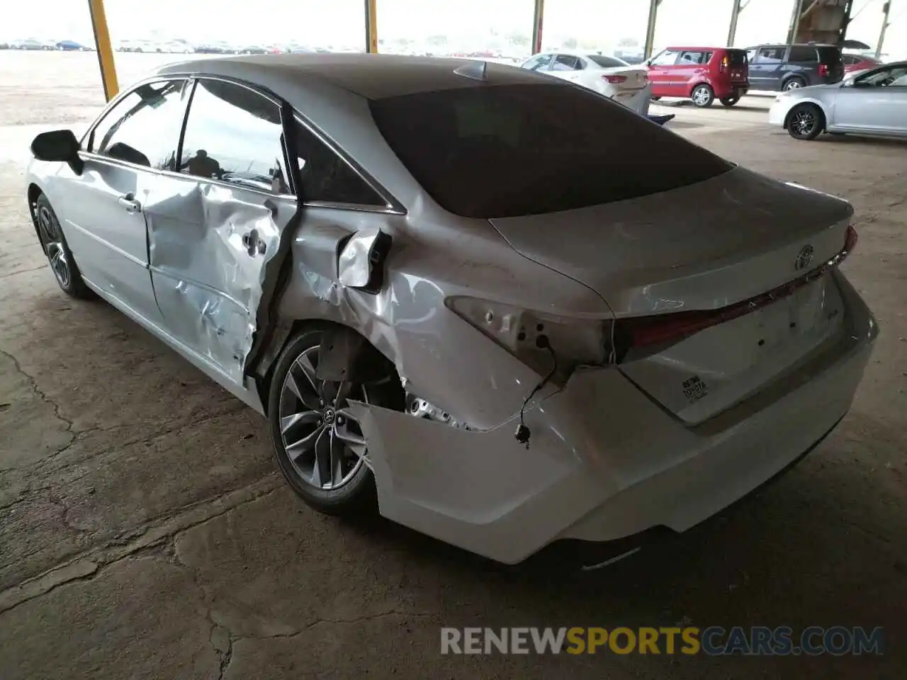 3 Photograph of a damaged car 4T1BZ1FBXKU028652 TOYOTA AVALON 2019