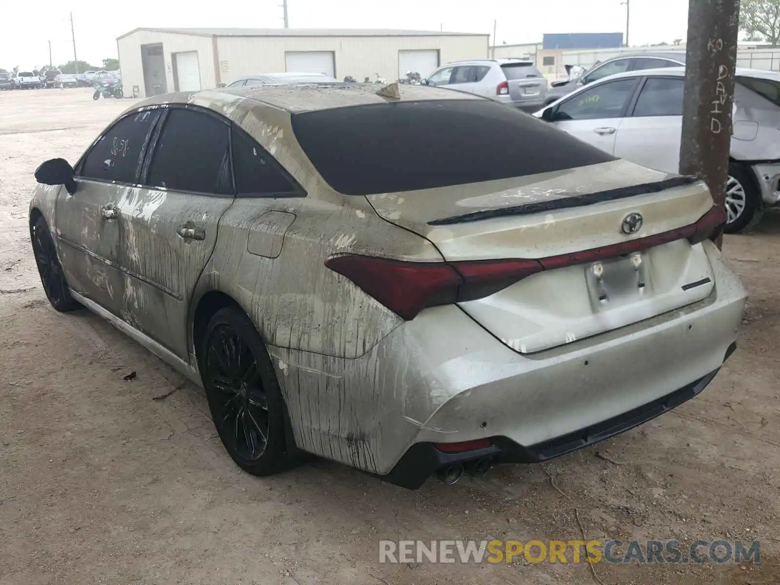 3 Photograph of a damaged car 4T1BZ1FBXKU029431 TOYOTA AVALON 2019