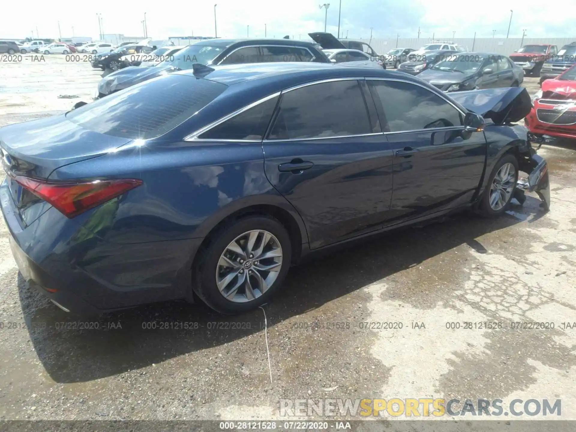 4 Photograph of a damaged car 4T1BZ1FBXKU029770 TOYOTA AVALON 2019