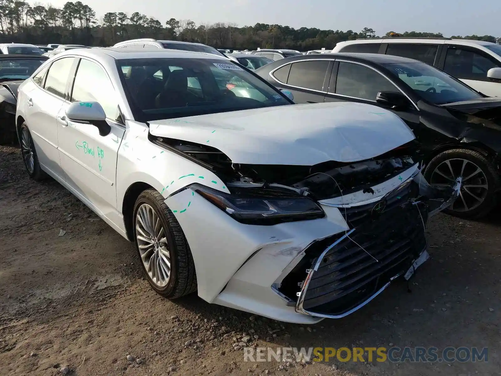 1 Photograph of a damaged car 4T1BZ1FBXKU030417 TOYOTA AVALON 2019