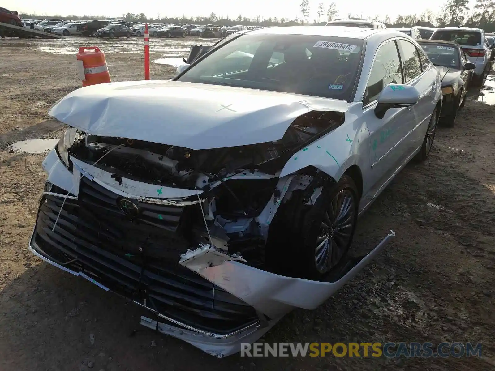 2 Photograph of a damaged car 4T1BZ1FBXKU030417 TOYOTA AVALON 2019