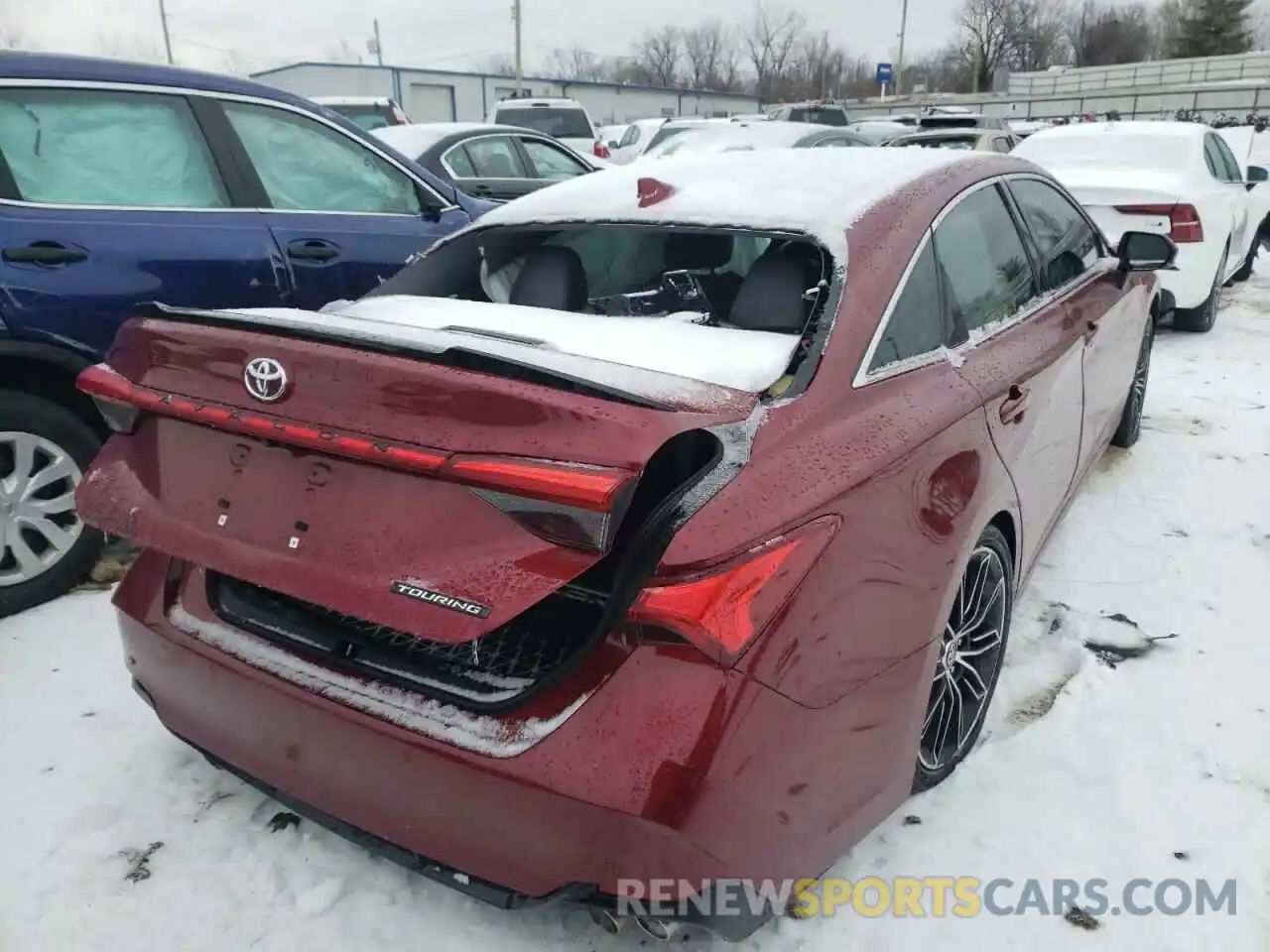 4 Photograph of a damaged car 4T1BZ1FBXKU030823 TOYOTA AVALON 2019