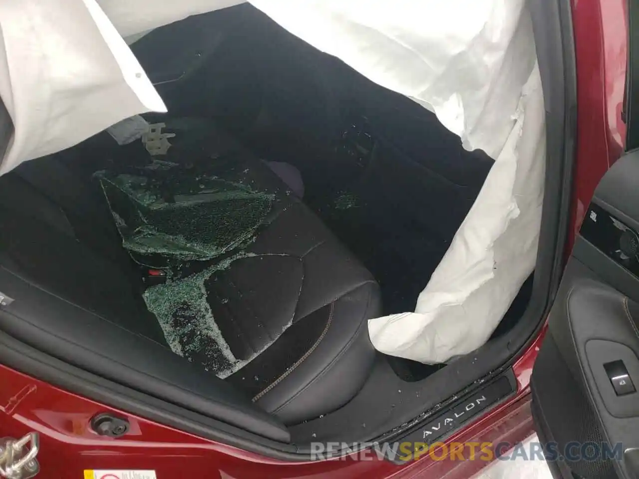 6 Photograph of a damaged car 4T1BZ1FBXKU030823 TOYOTA AVALON 2019