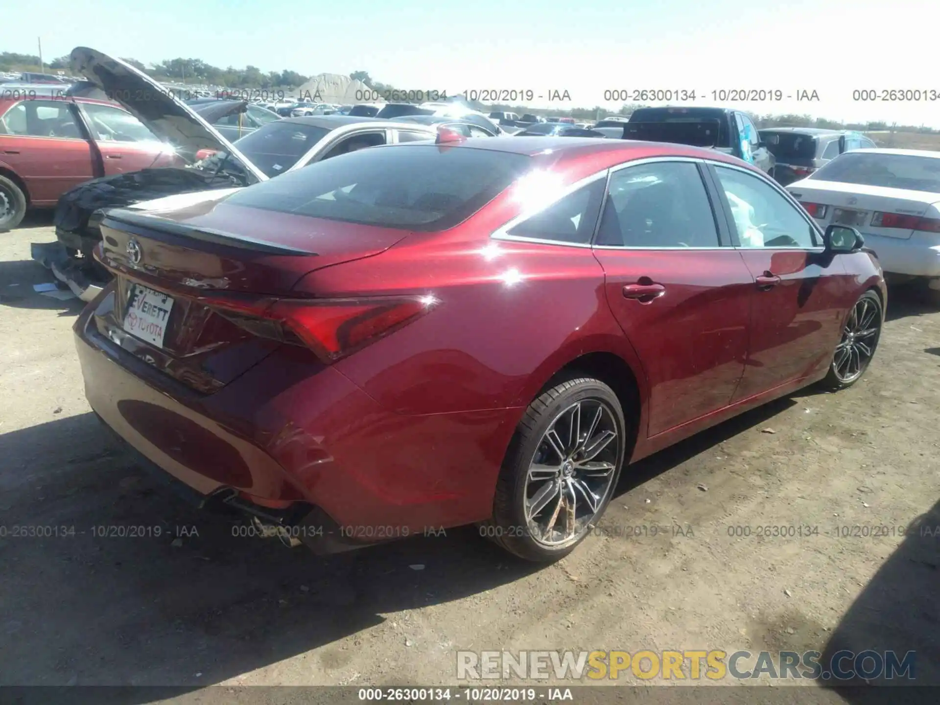 4 Photograph of a damaged car 4T1BZ1FBXKU031048 TOYOTA AVALON 2019