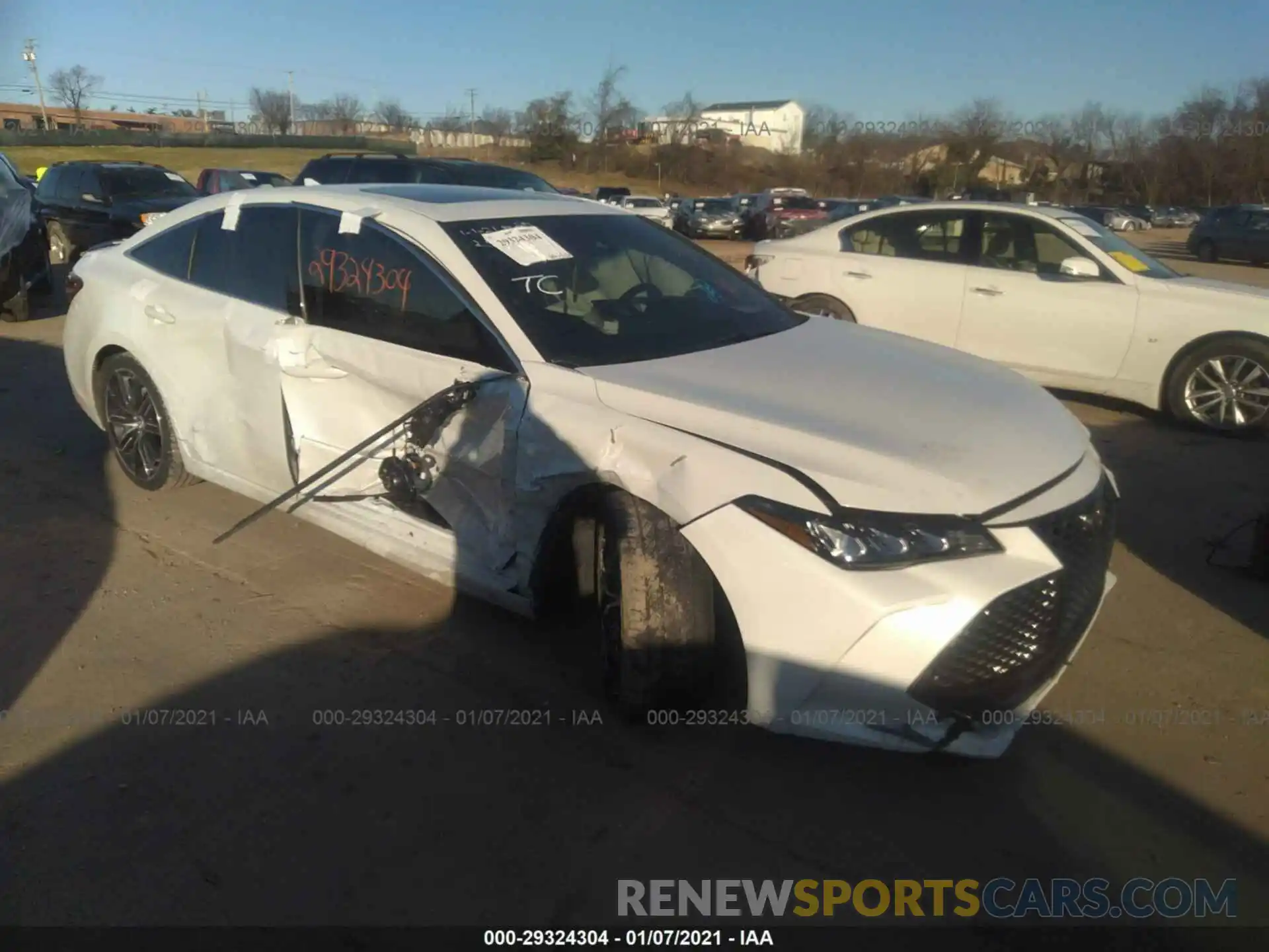 1 Photograph of a damaged car 4T1BZ1FBXKU031440 TOYOTA AVALON 2019