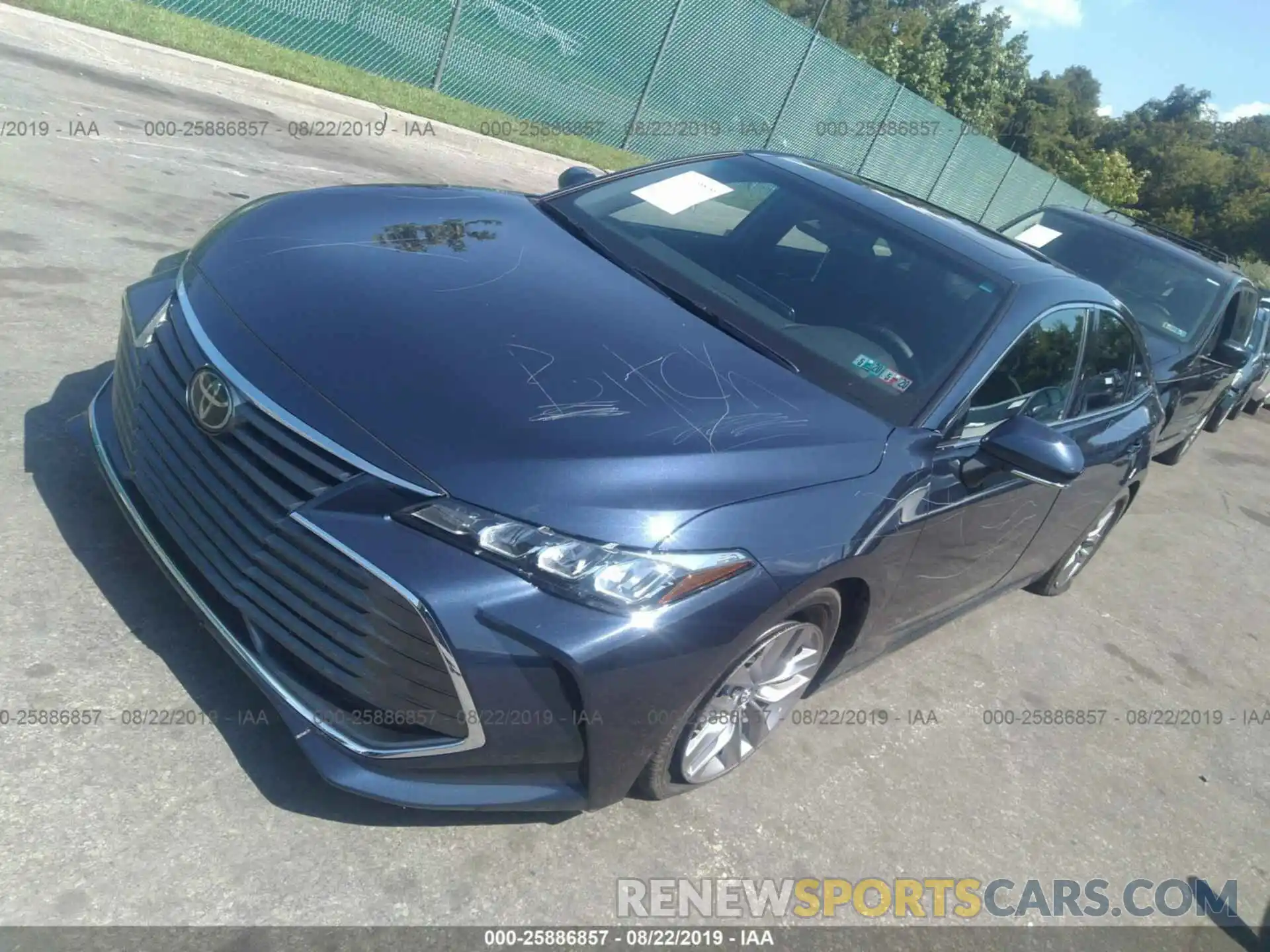 2 Photograph of a damaged car 4T1BZ1FBXKU031762 TOYOTA AVALON 2019