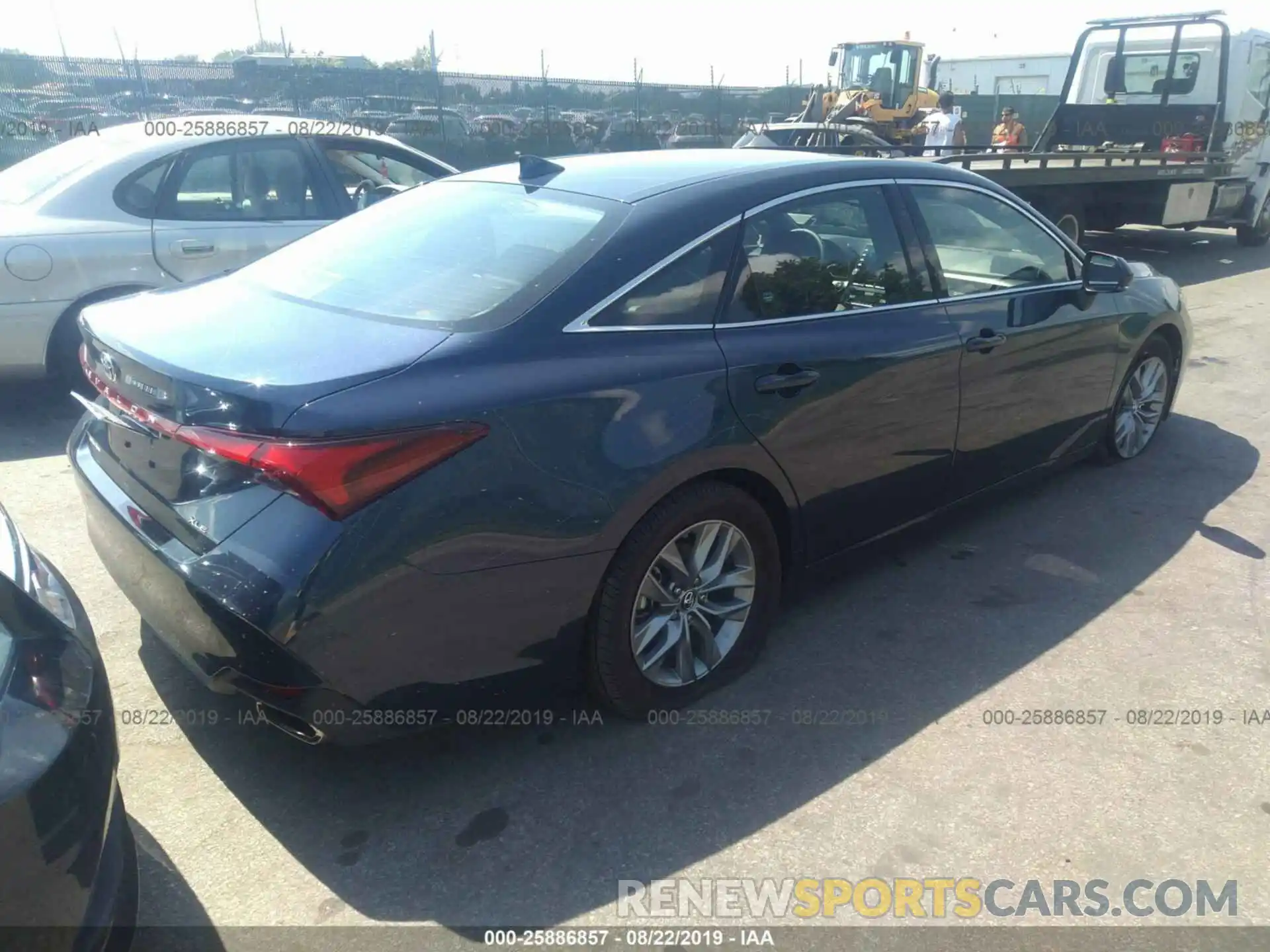 4 Photograph of a damaged car 4T1BZ1FBXKU031762 TOYOTA AVALON 2019