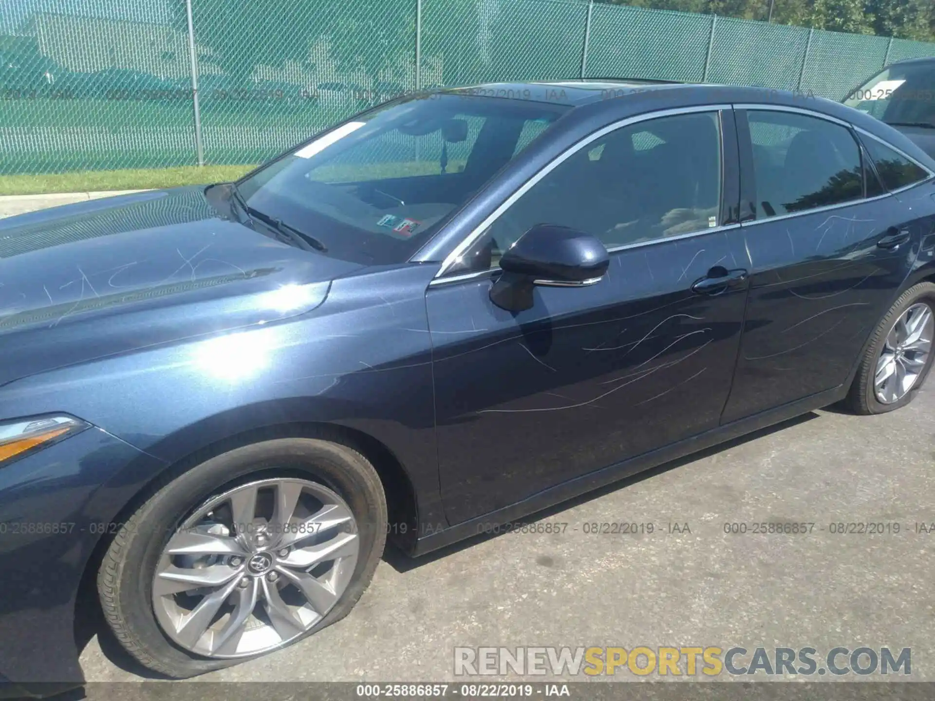 6 Photograph of a damaged car 4T1BZ1FBXKU031762 TOYOTA AVALON 2019