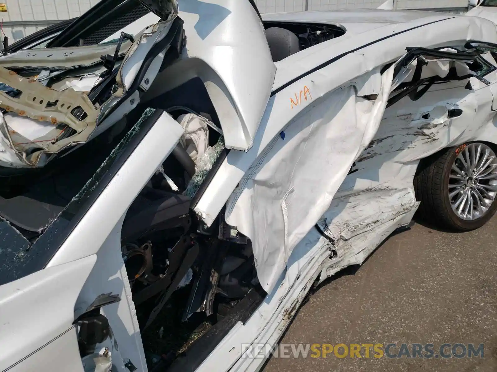 9 Photograph of a damaged car 4T1BZ1FBXKU036296 TOYOTA AVALON 2019