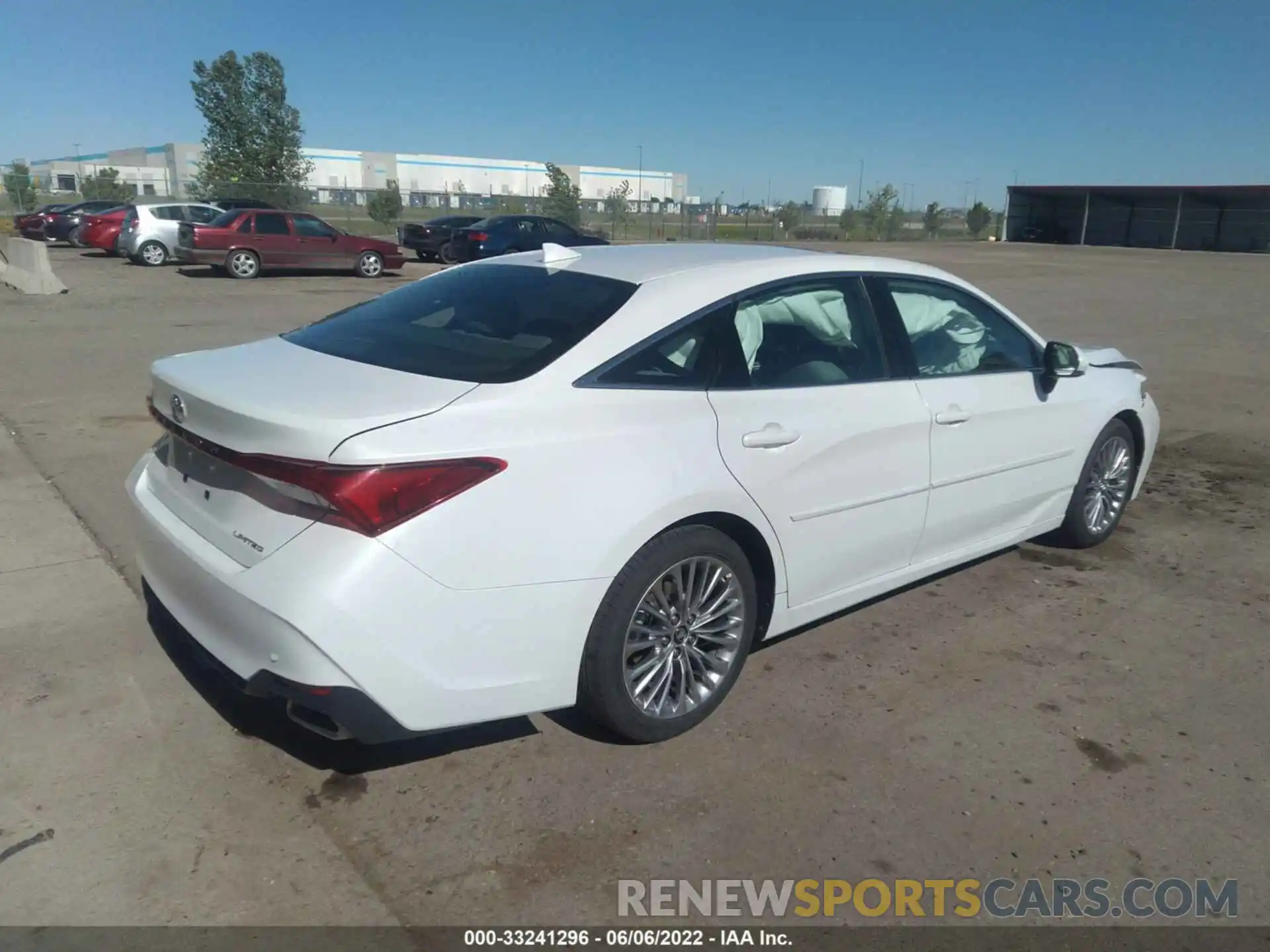 4 Photograph of a damaged car 4T1BZ1FBXKU036721 TOYOTA AVALON 2019