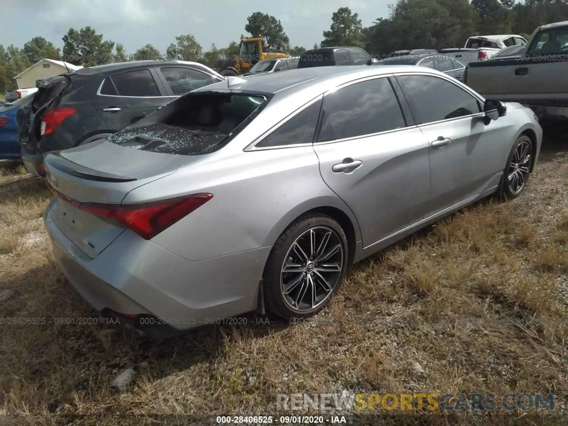 4 Photograph of a damaged car 4T1BZ1FBXKU037173 TOYOTA AVALON 2019