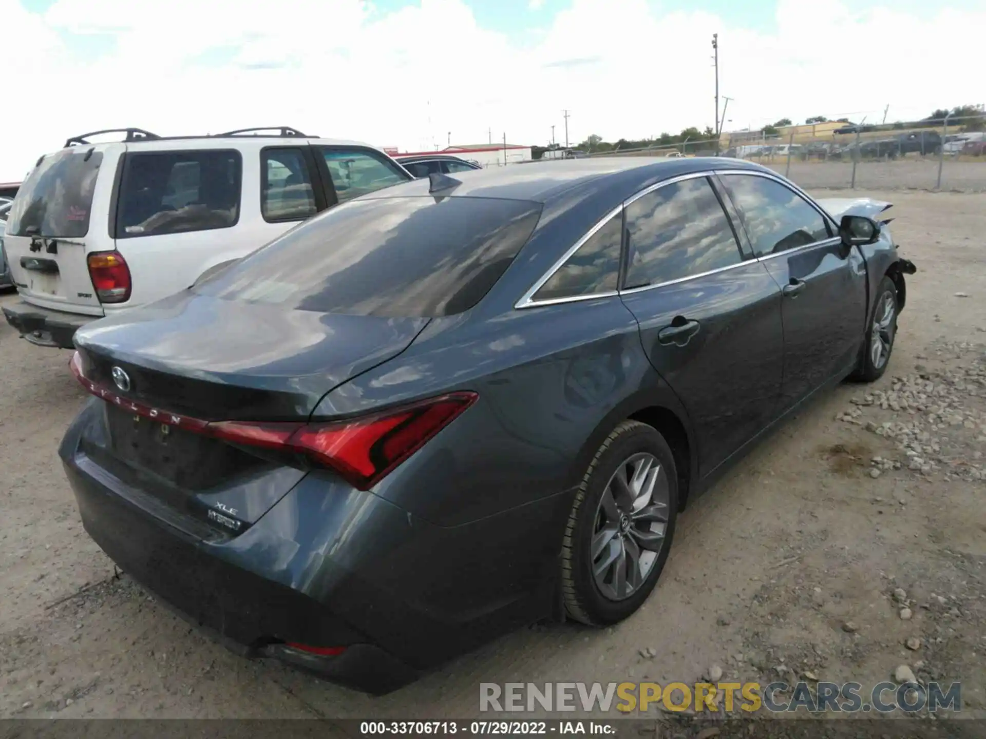 4 Photograph of a damaged car 4T1A21FB0LU014941 TOYOTA AVALON 2020