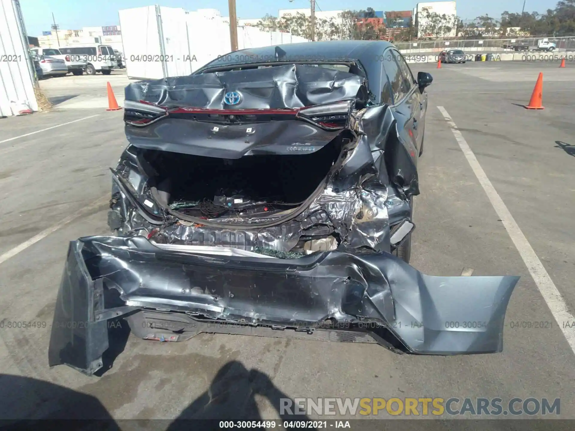 6 Photograph of a damaged car 4T1A21FB1LU012471 TOYOTA AVALON 2020