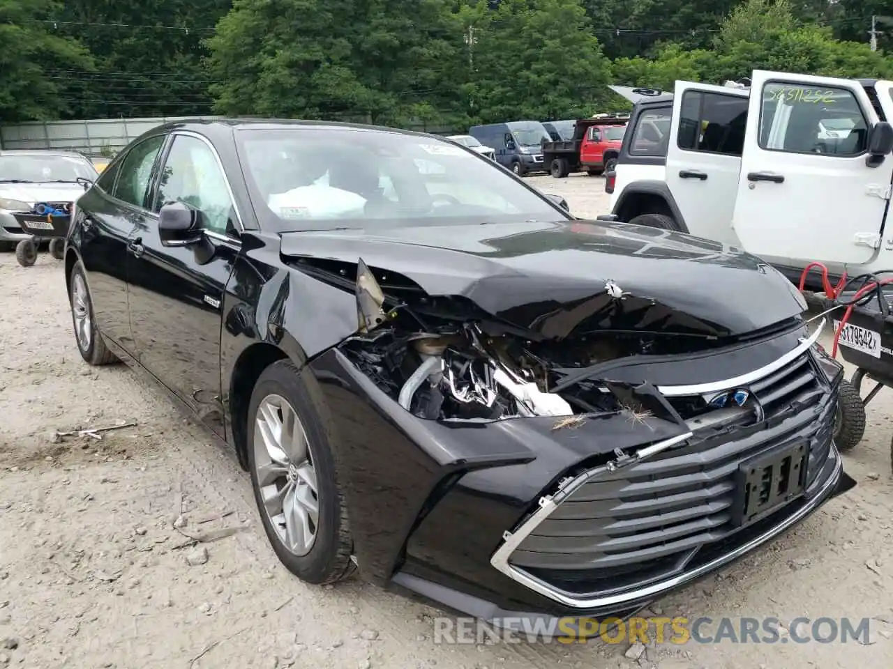 1 Photograph of a damaged car 4T1A21FB1LU014401 TOYOTA AVALON 2020