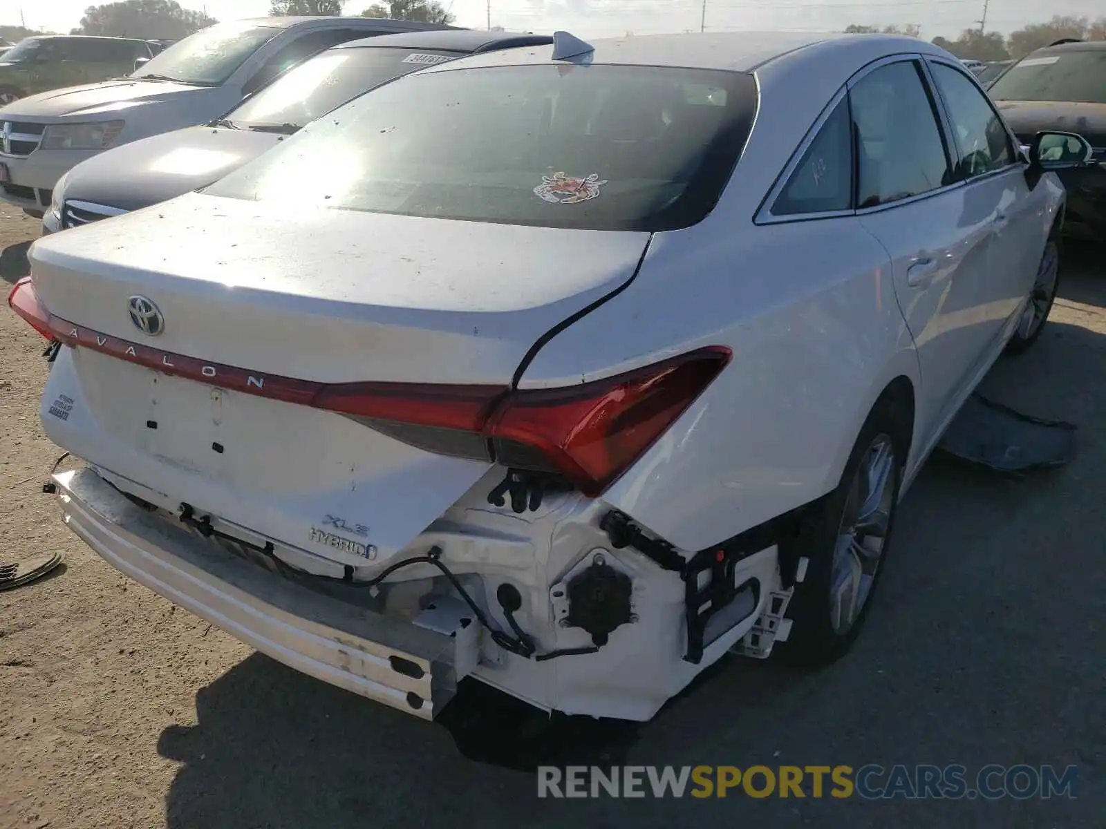 4 Photograph of a damaged car 4T1A21FB2LU013385 TOYOTA AVALON 2020