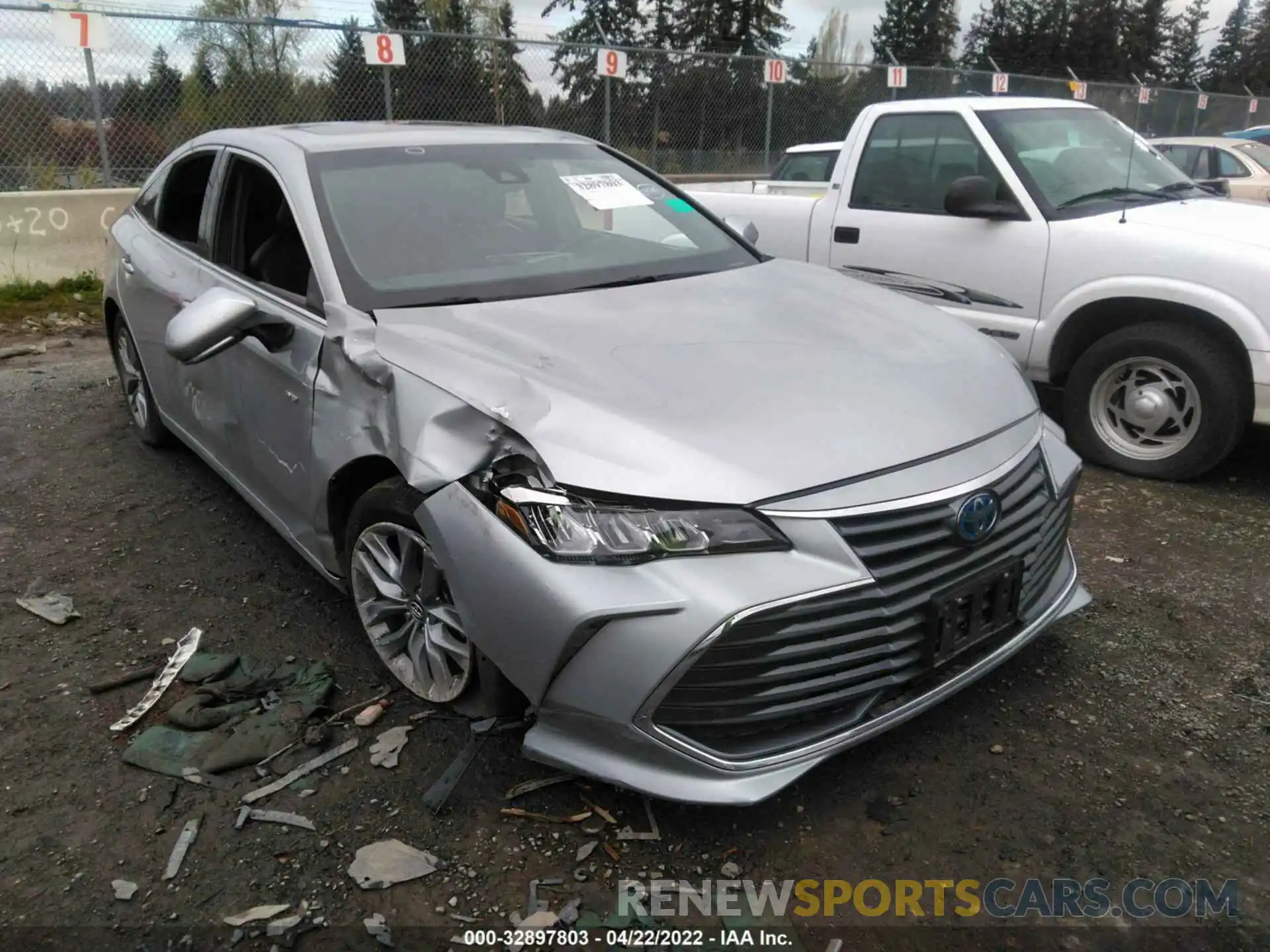 1 Photograph of a damaged car 4T1A21FB3LU015467 TOYOTA AVALON 2020