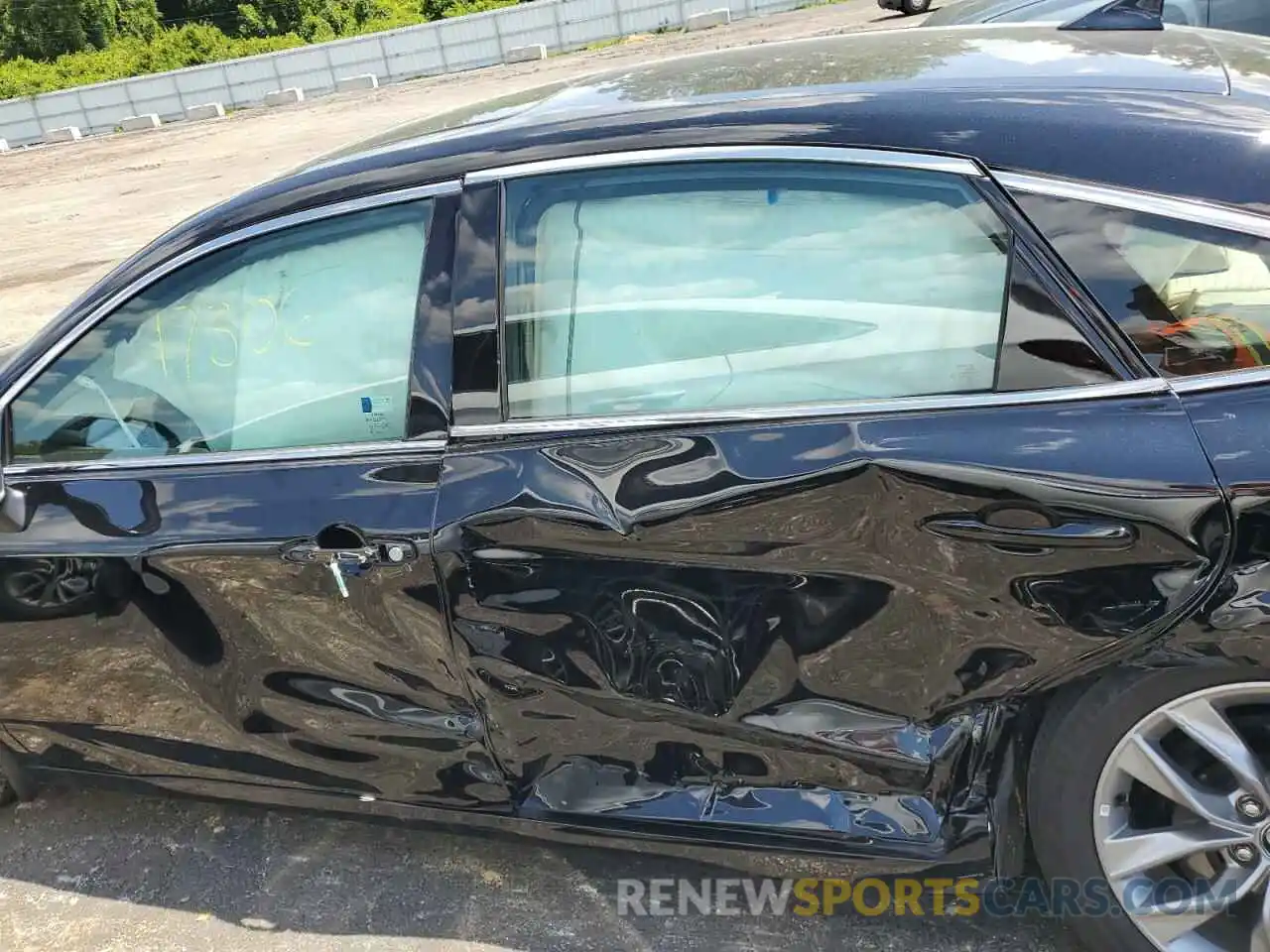 9 Photograph of a damaged car 4T1A21FB5LU013204 TOYOTA AVALON 2020