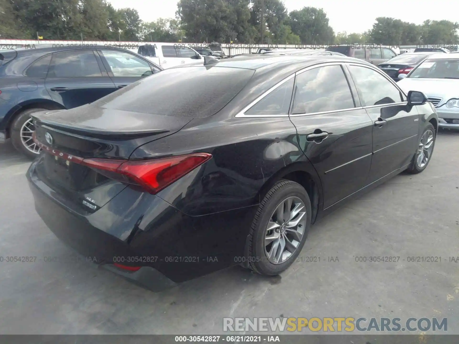 4 Photograph of a damaged car 4T1A21FB5LU014188 TOYOTA AVALON 2020