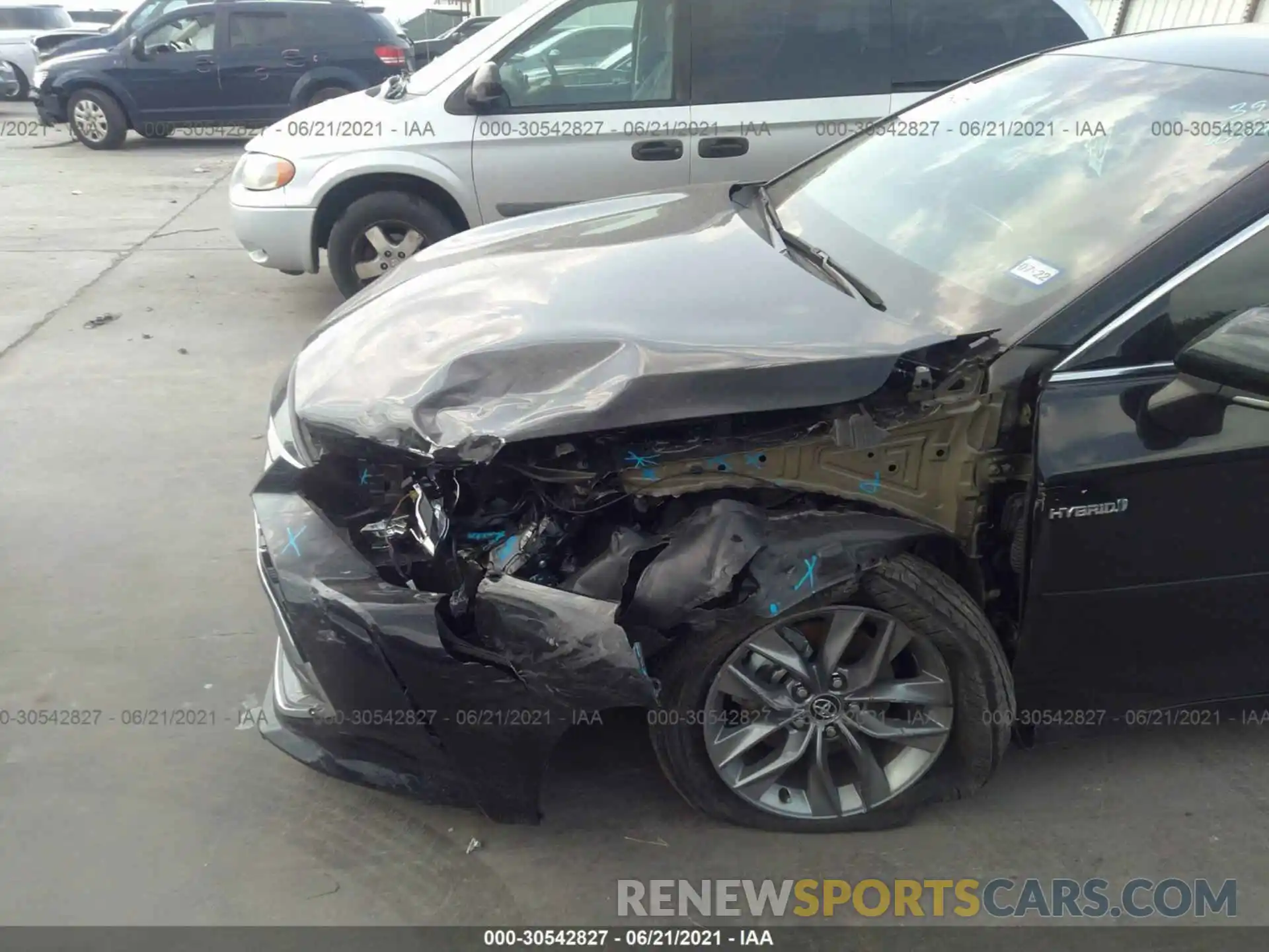 6 Photograph of a damaged car 4T1A21FB5LU014188 TOYOTA AVALON 2020