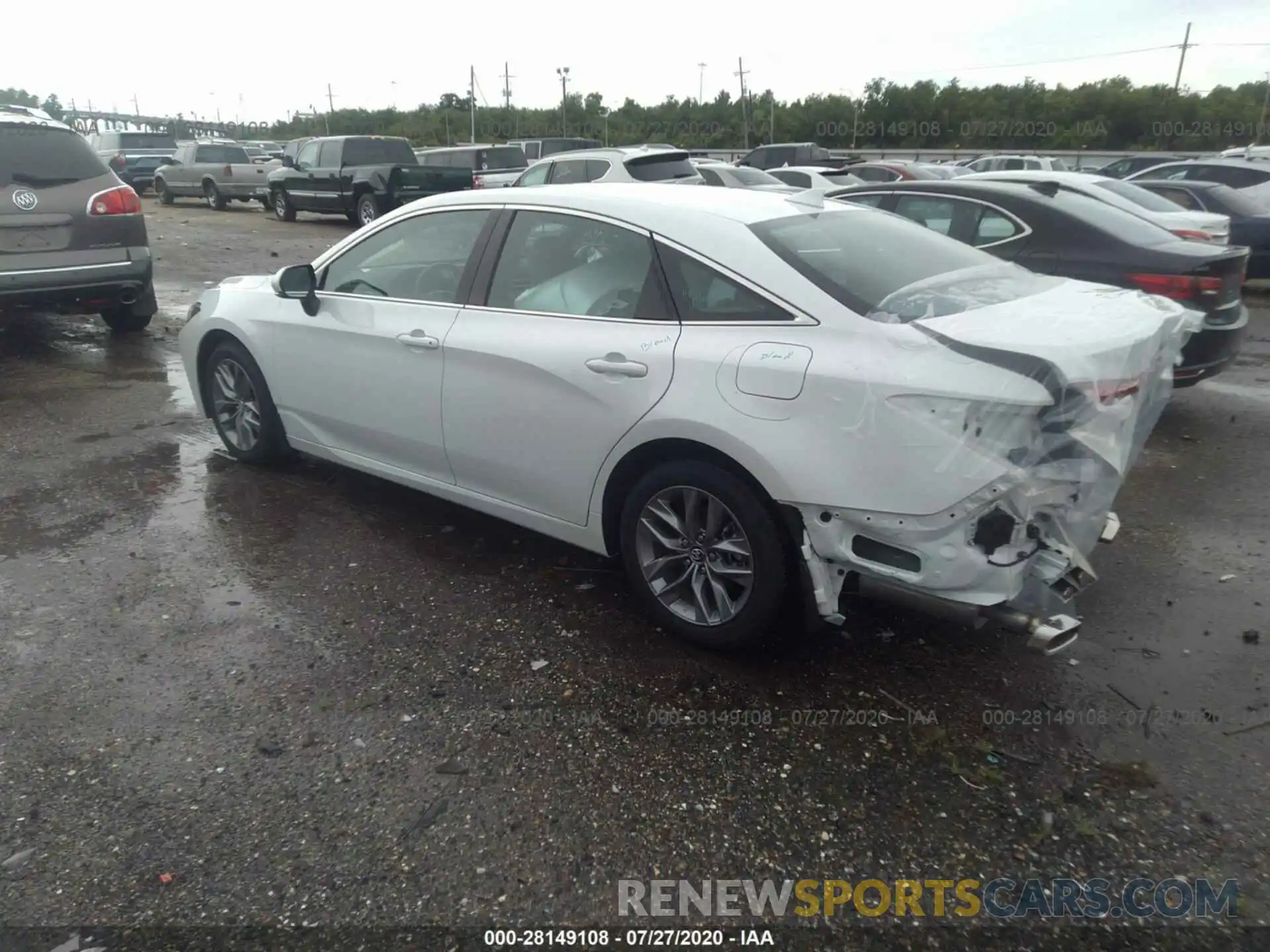 3 Photograph of a damaged car 4T1AZ1FB1LU045773 TOYOTA AVALON 2020