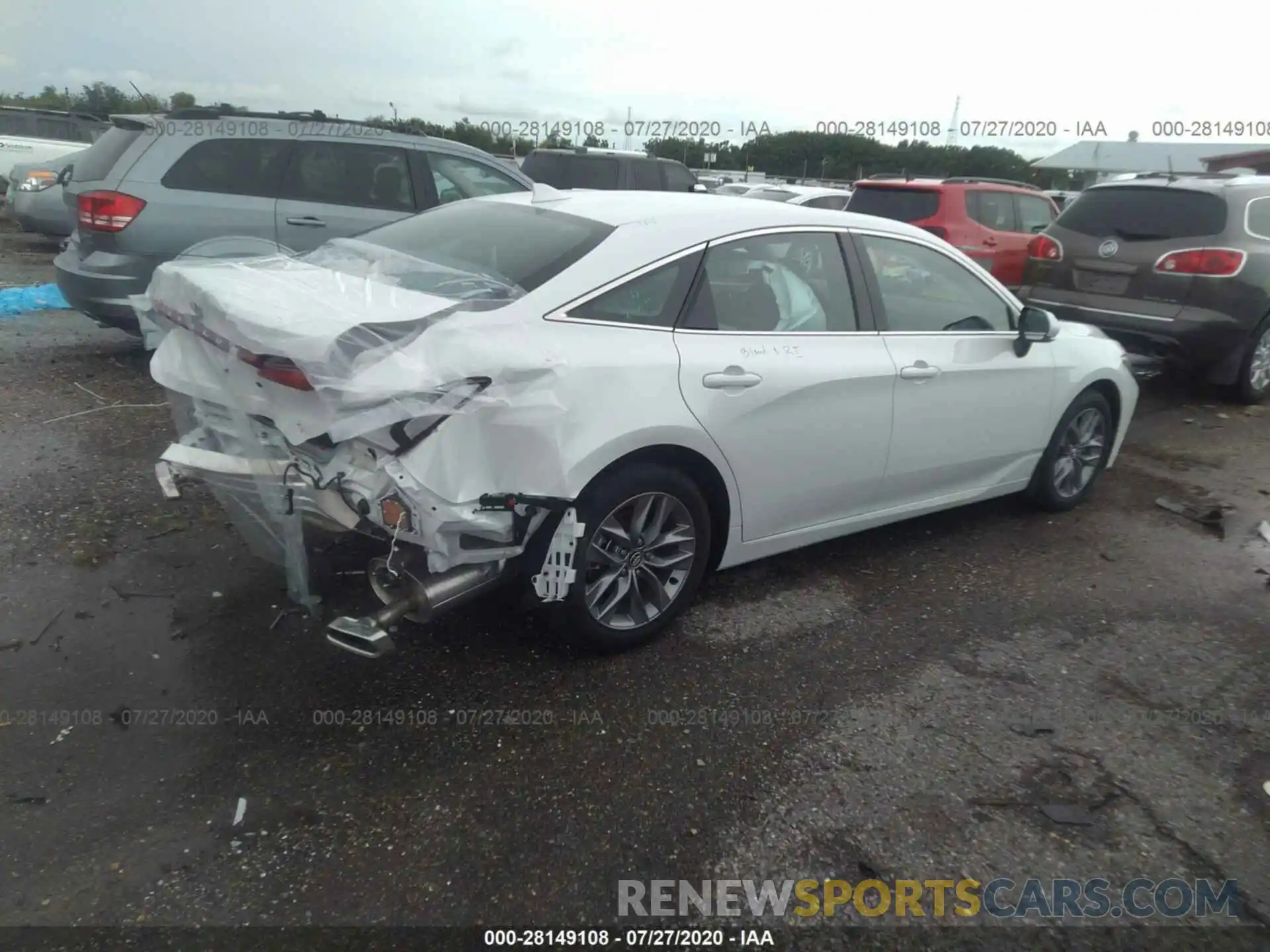 4 Photograph of a damaged car 4T1AZ1FB1LU045773 TOYOTA AVALON 2020