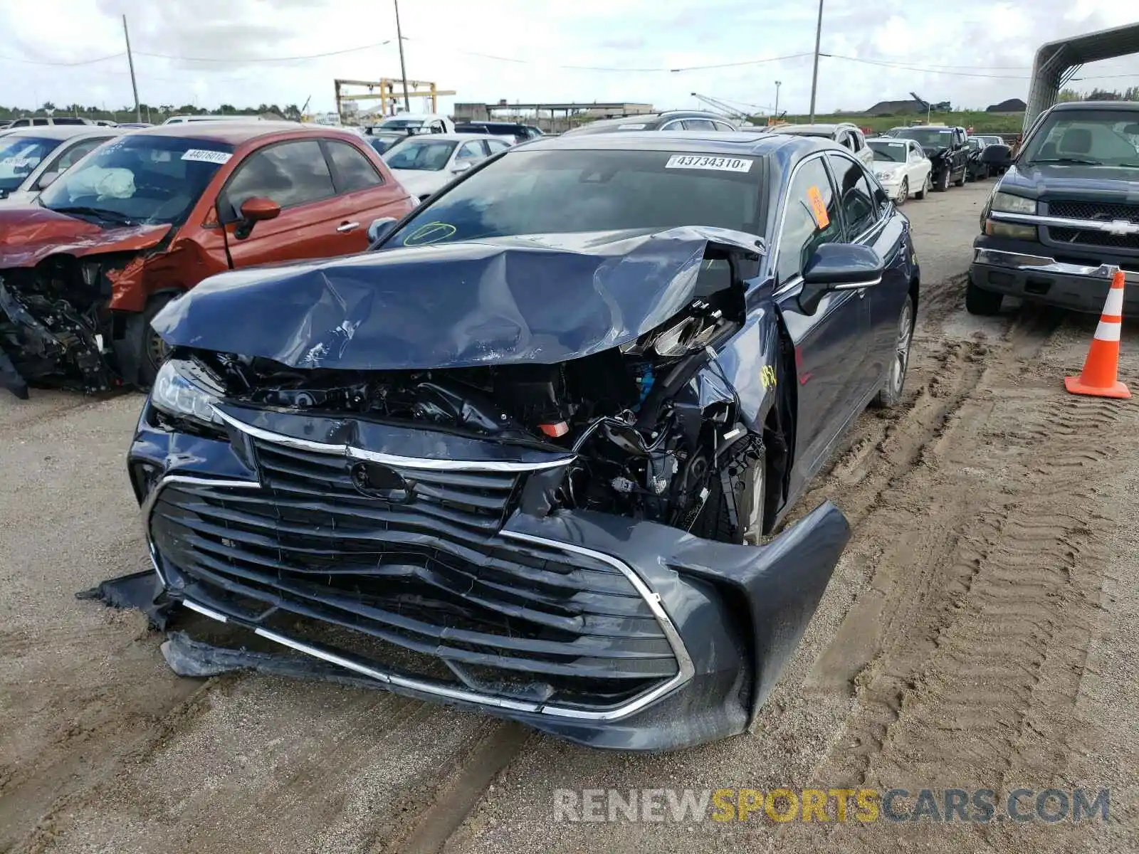 2 Photograph of a damaged car 4T1AZ1FB3LU047346 TOYOTA AVALON 2020