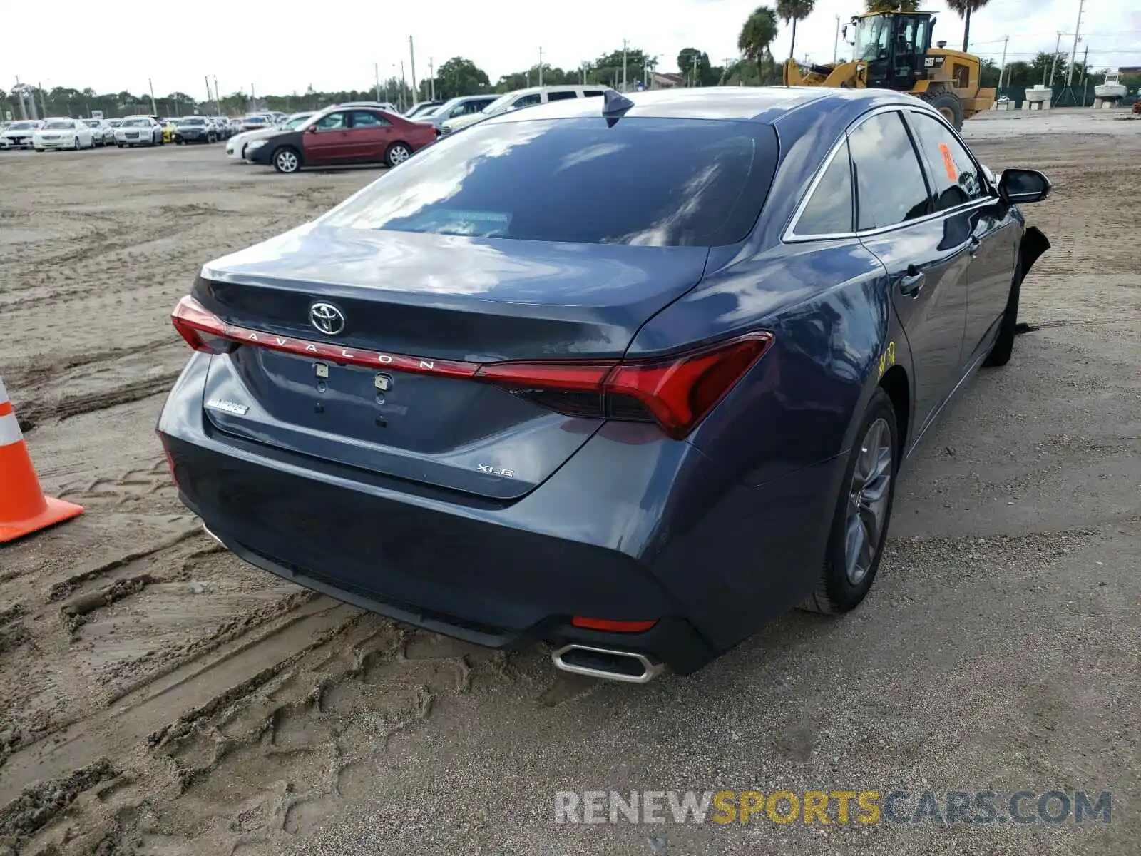 4 Photograph of a damaged car 4T1AZ1FB3LU047346 TOYOTA AVALON 2020