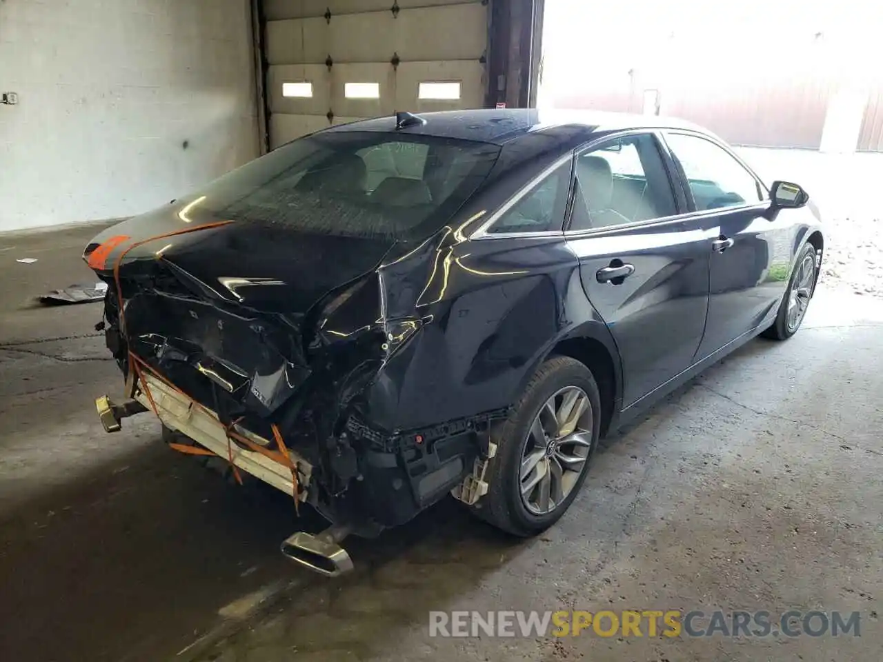 4 Photograph of a damaged car 4T1AZ1FB5LU039880 TOYOTA AVALON 2020