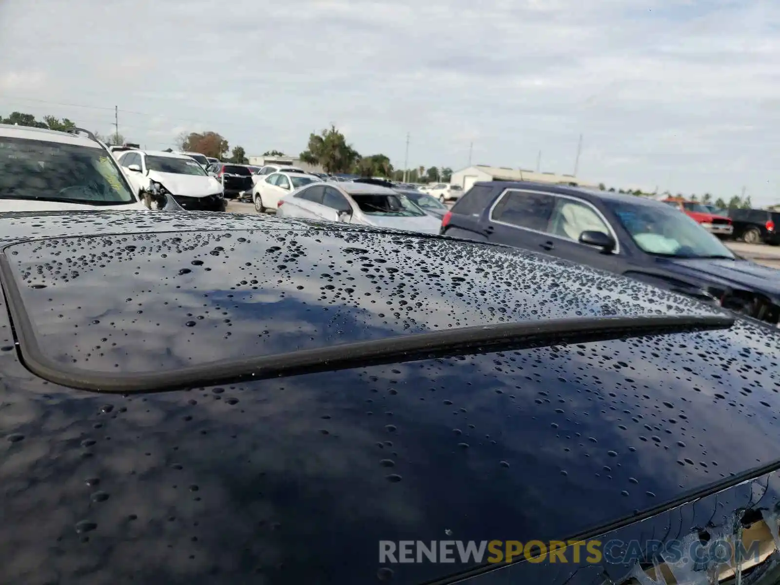 9 Photograph of a damaged car 4T1AZ1FB5LU040060 TOYOTA AVALON 2020