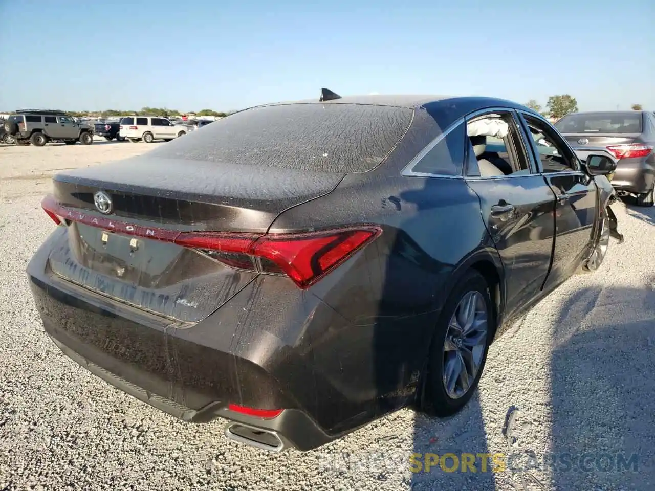 4 Photograph of a damaged car 4T1AZ1FB6LU042514 TOYOTA AVALON 2020